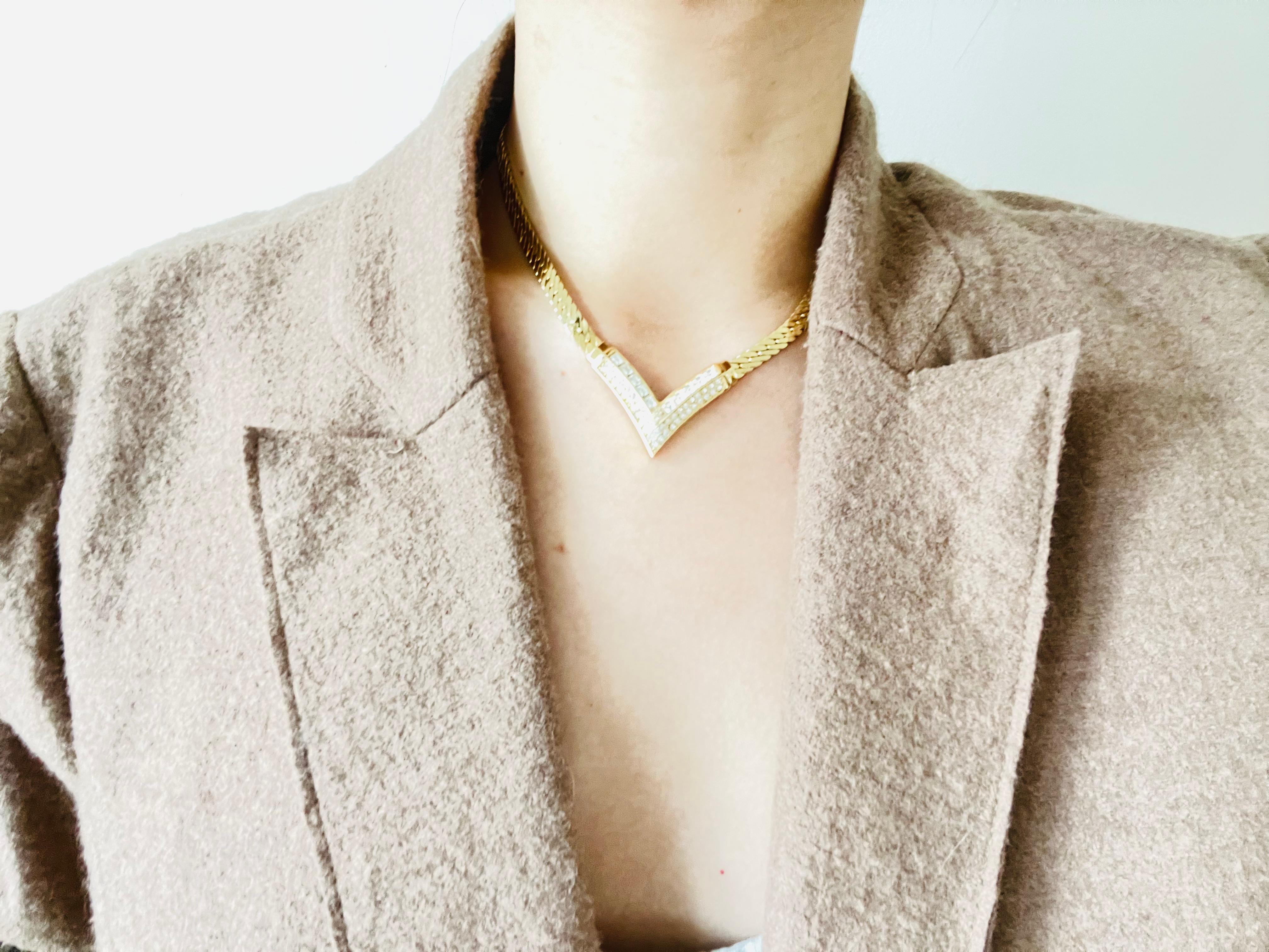 da uomo o donna Christian Dior Vintage anni '80 Collana con ciondolo a triangolo grande e cristalli quadrati in vendita