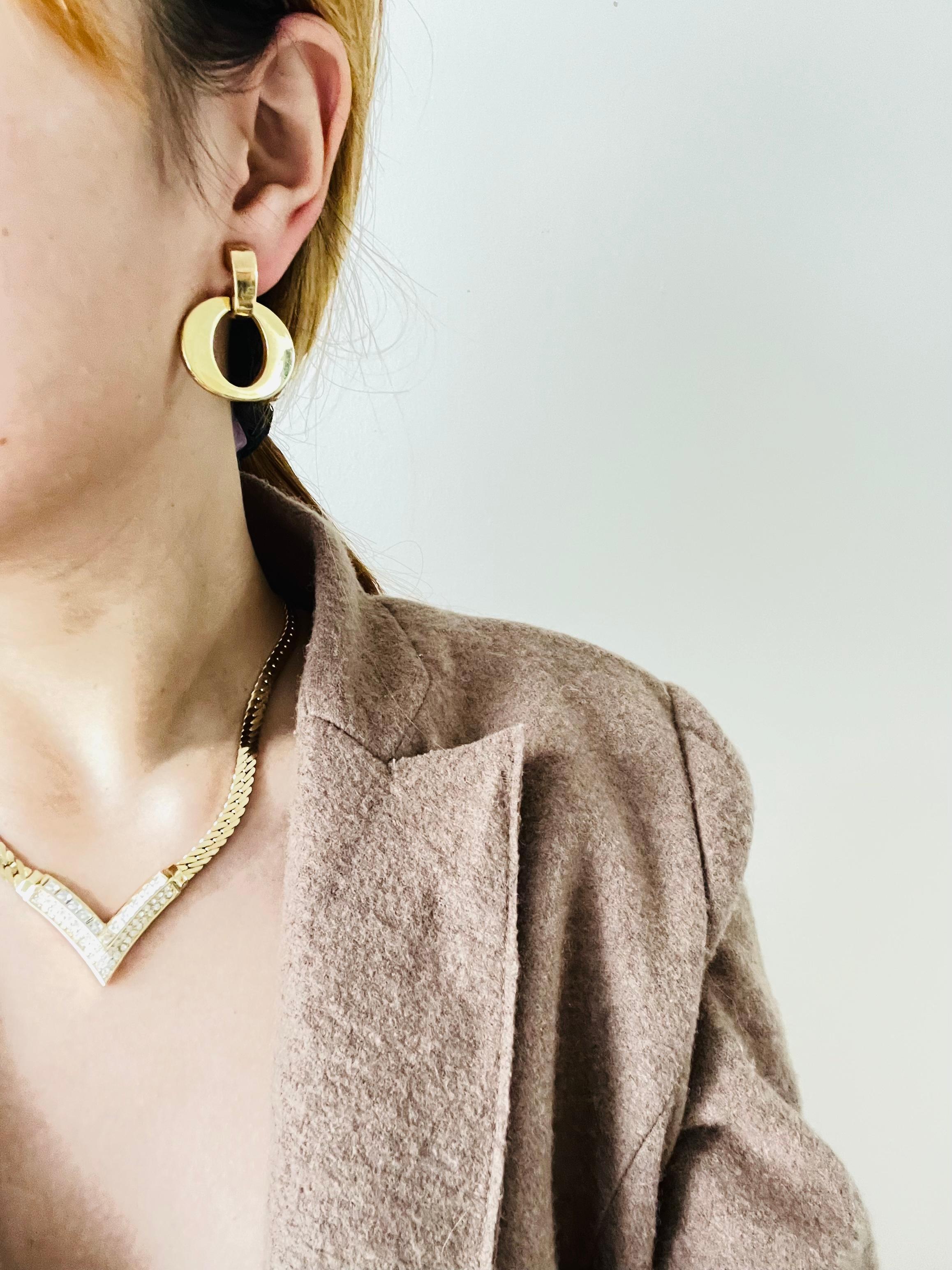 Christian Dior Vintage anni '80 Collana con ciondolo a triangolo grande e cristalli quadrati in vendita 2