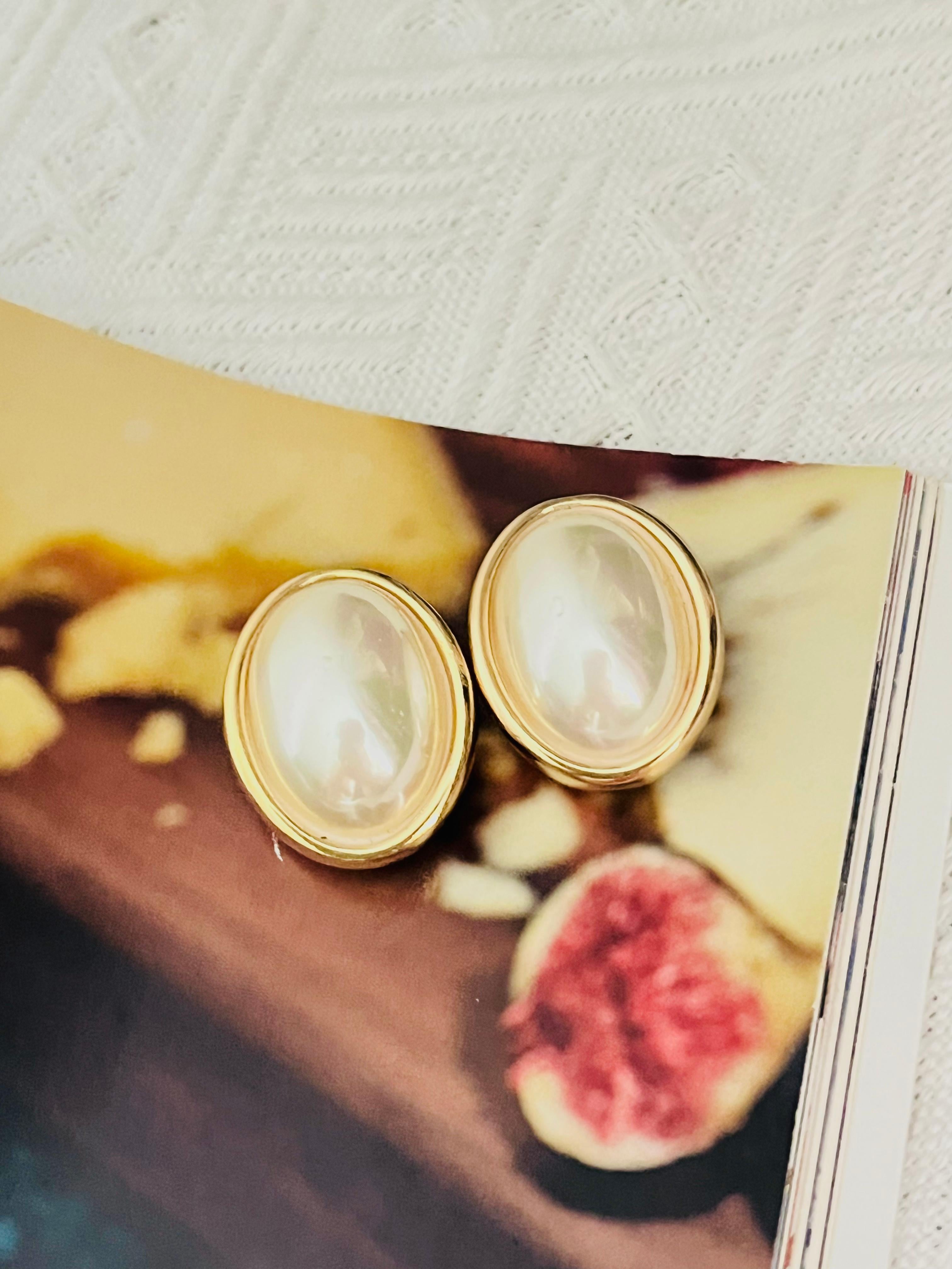 Art Deco Christian Dior Vintage 1980s Large White Glossy Oval Pearl Chunky Clip Earrings For Sale