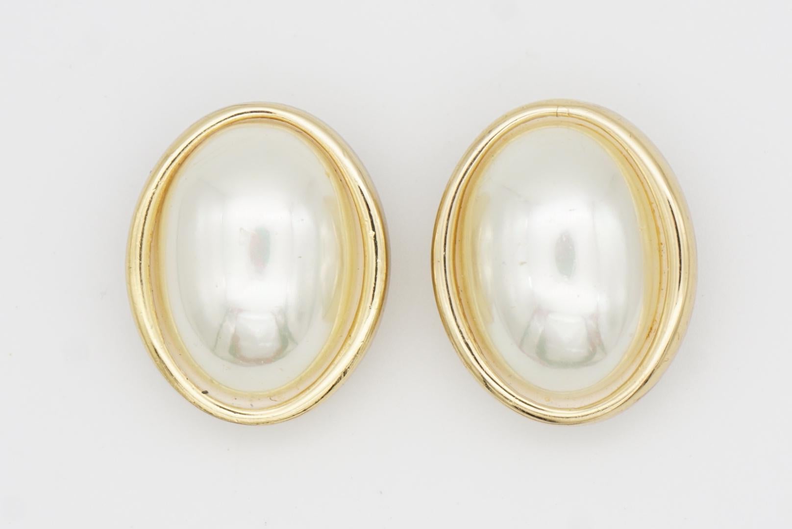Christian Dior Vintage 1980s Large White Glossy Oval Pearl Chunky Clip Earrings For Sale 3