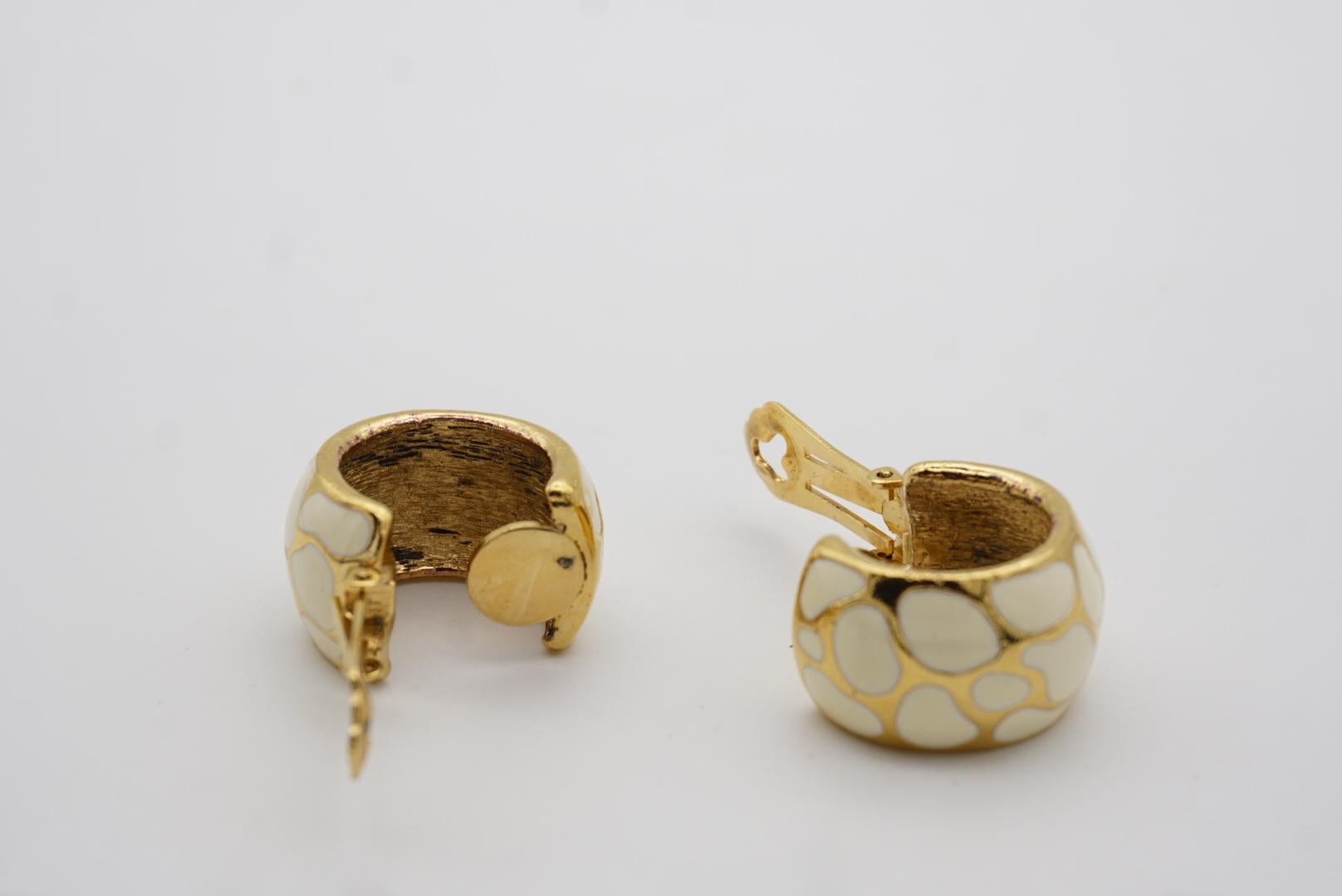 Christian Dior Vintage 1980s Large White Leopard Enamel Hoop Dome Clip Earrings 4