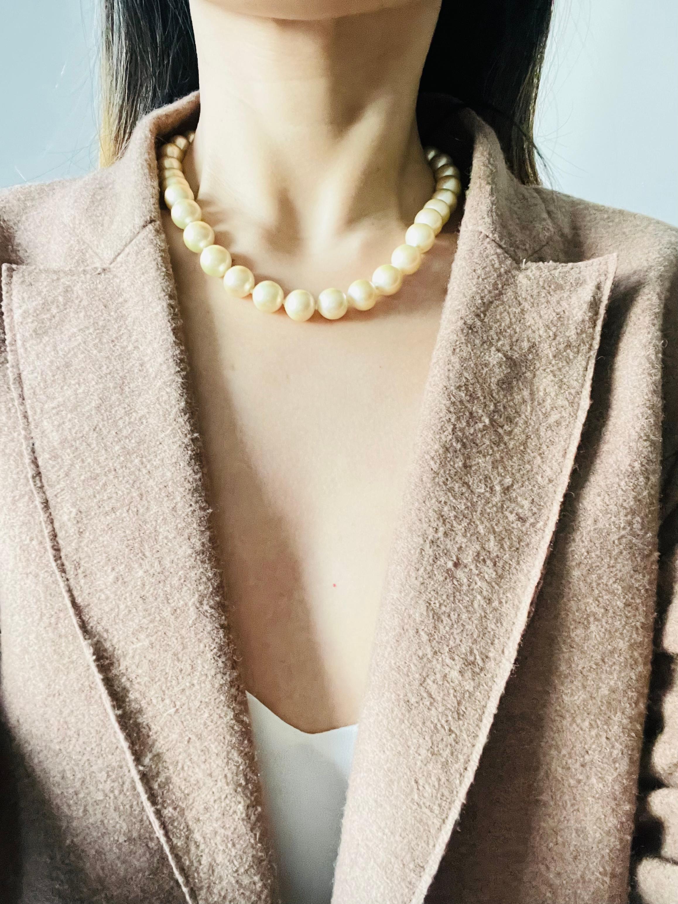 Christian Dior Vintage 1980s Large White Round Pearls Logo CD Crystals Necklace For Sale 1