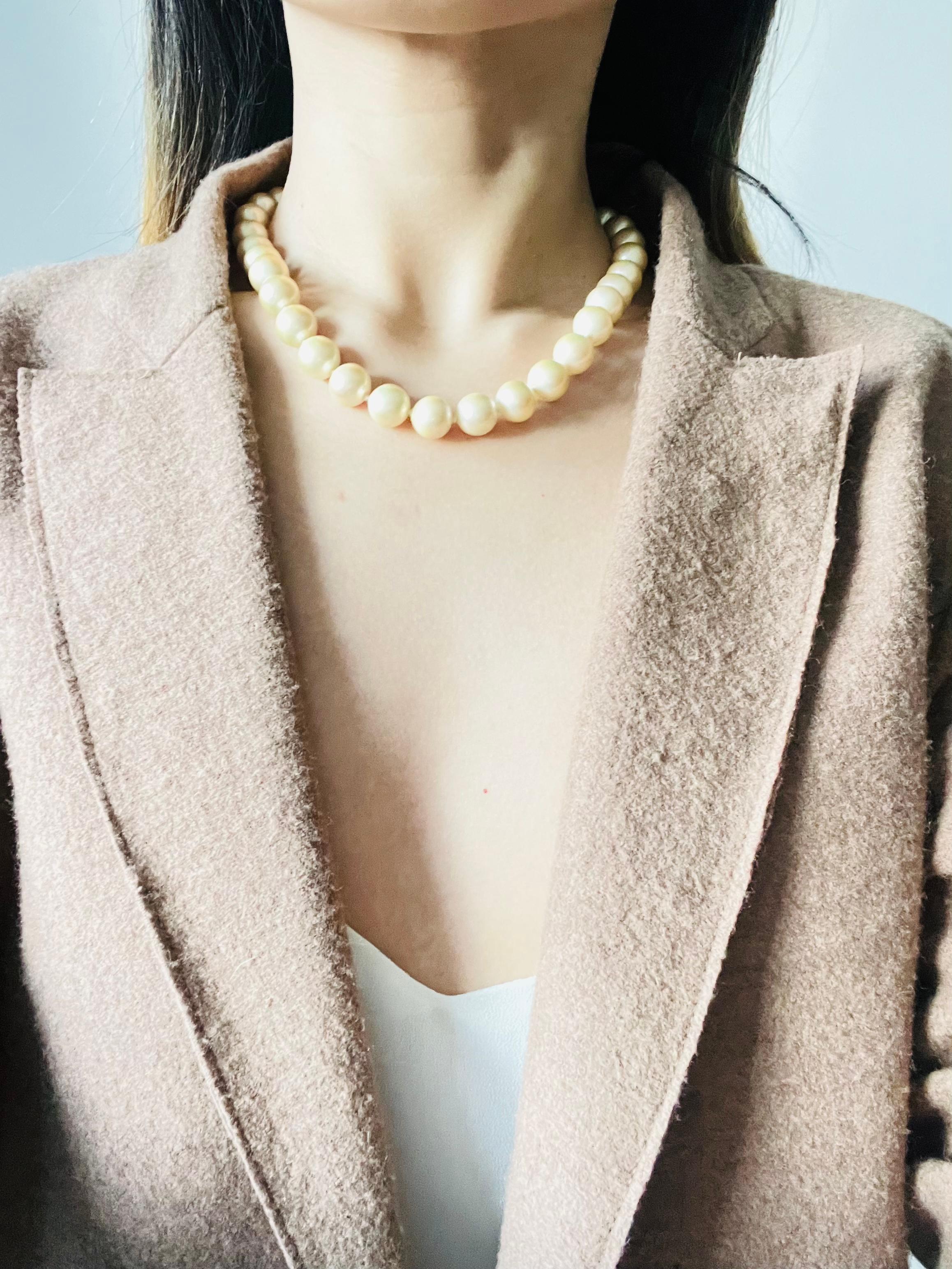 Christian Dior Vintage 1980s Large White Round Pearls Logo CD Crystals Necklace For Sale 2