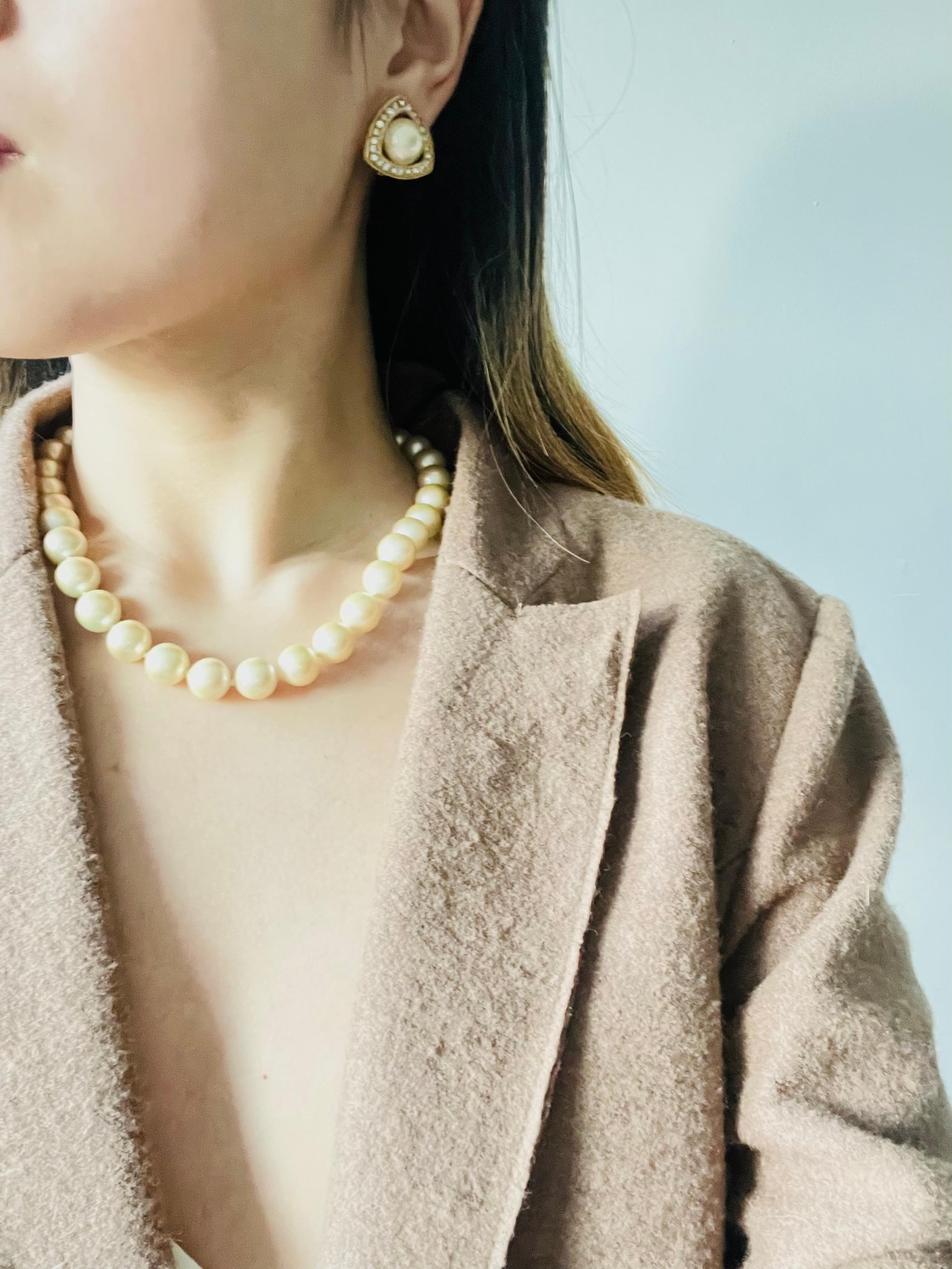 Christian Dior Vintage 1980s Large White Round Pearls Logo CD Crystals Necklace For Sale 3