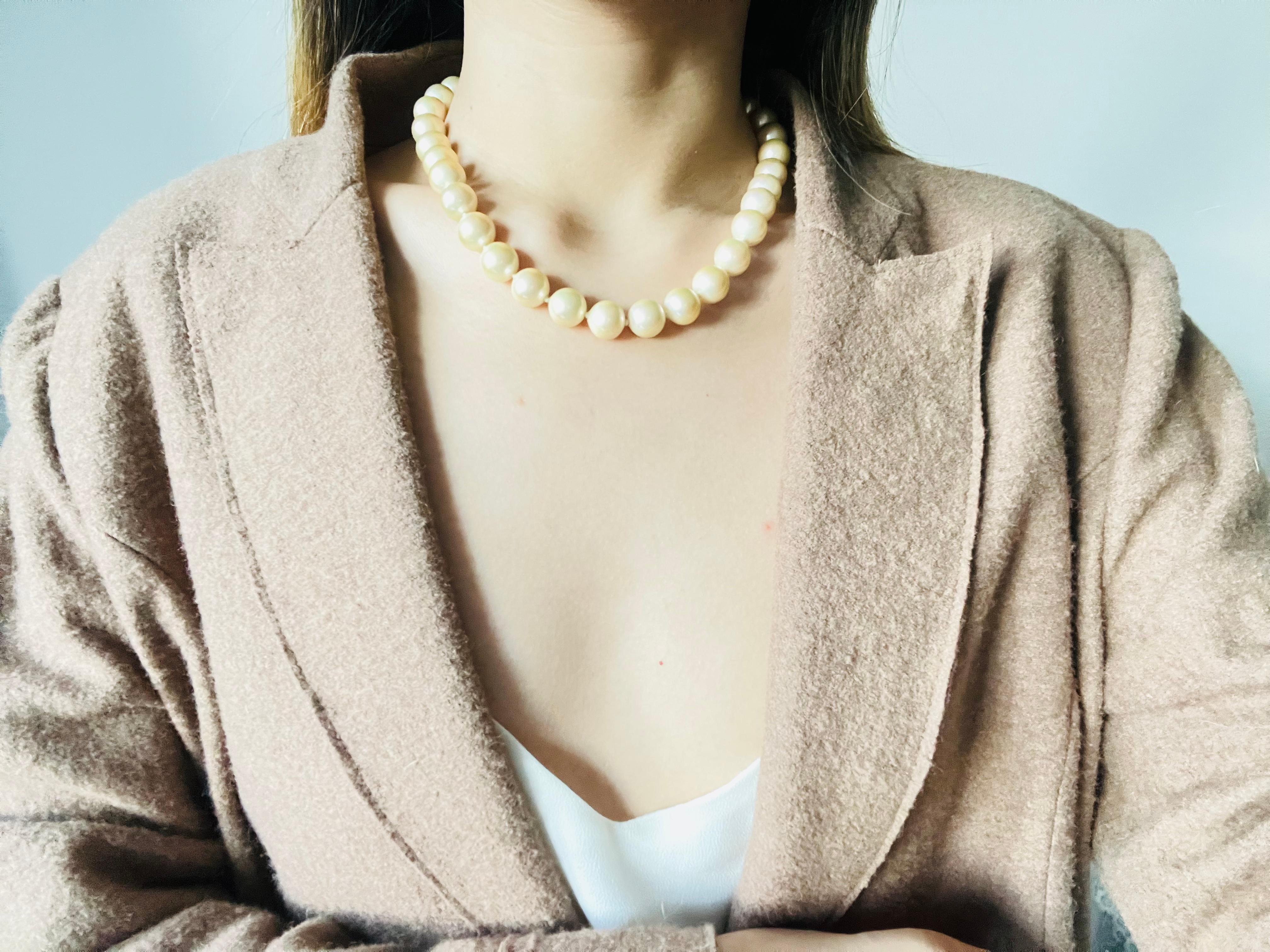 Christian Dior Vintage 1980s Large White Round Pearls Logo CD Crystals Necklace For Sale 4