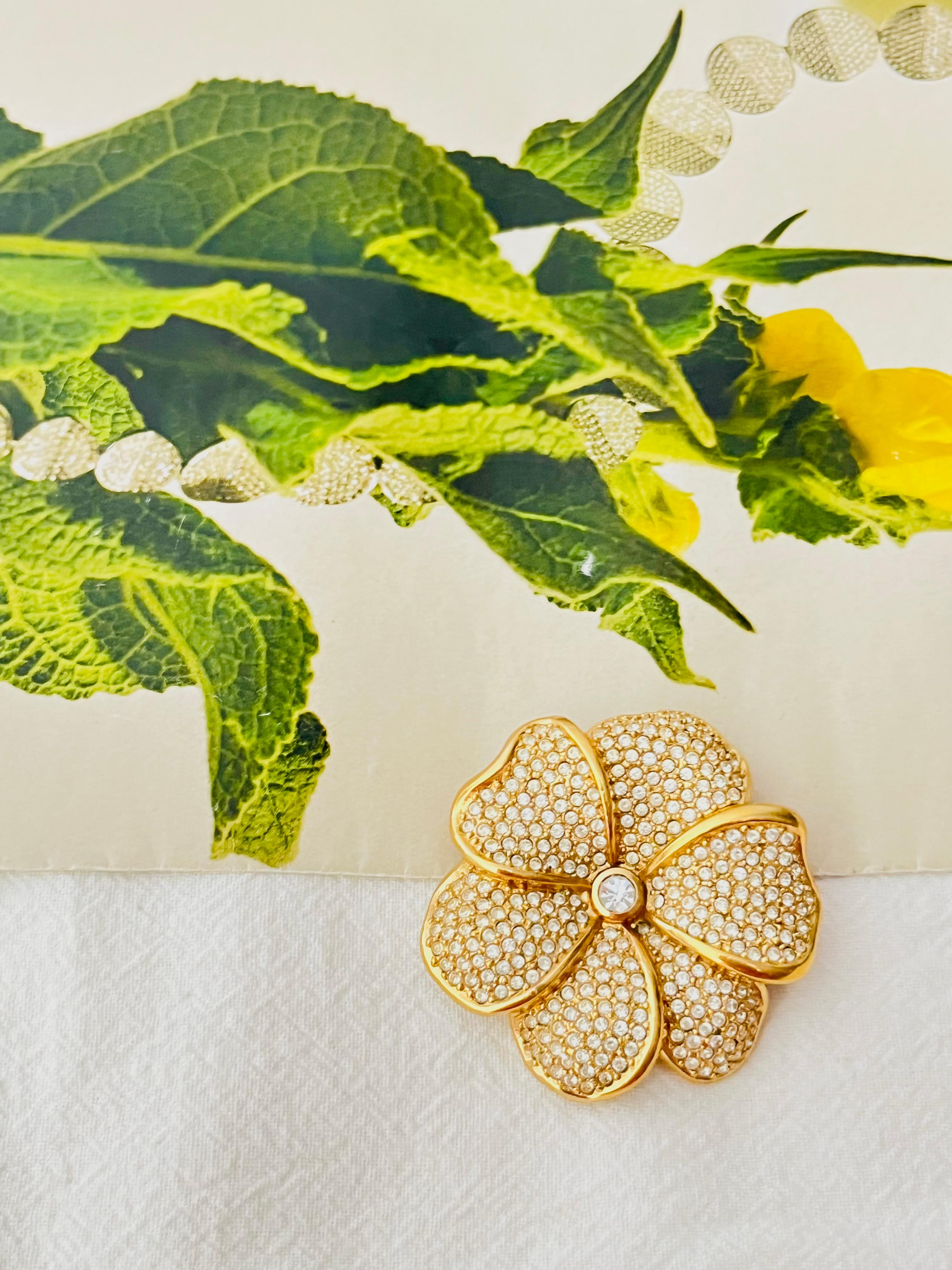 Christian Dior Vintage anni '80 Spilla a forma di fiore con cristalli grandi e lucenti In condizioni ottime a Wokingham, England