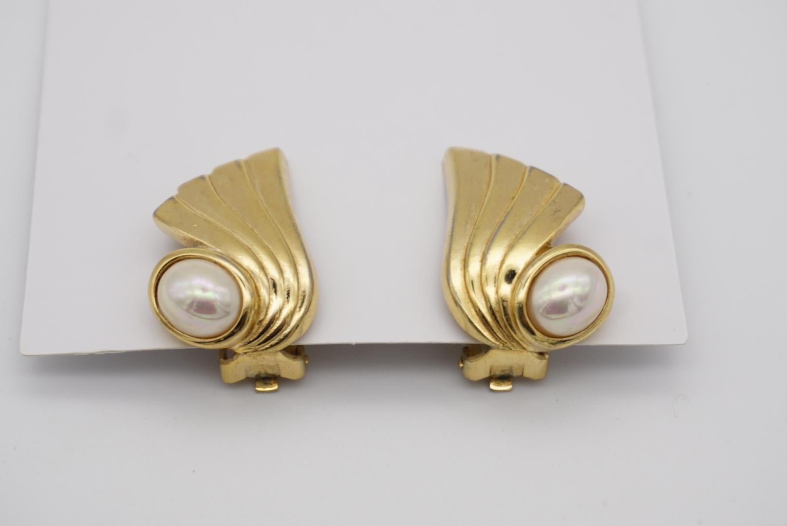 Christian Dior Vintage 1980s Large Wing Feather Oval Pearl Gold Clip Earrings For Sale 1