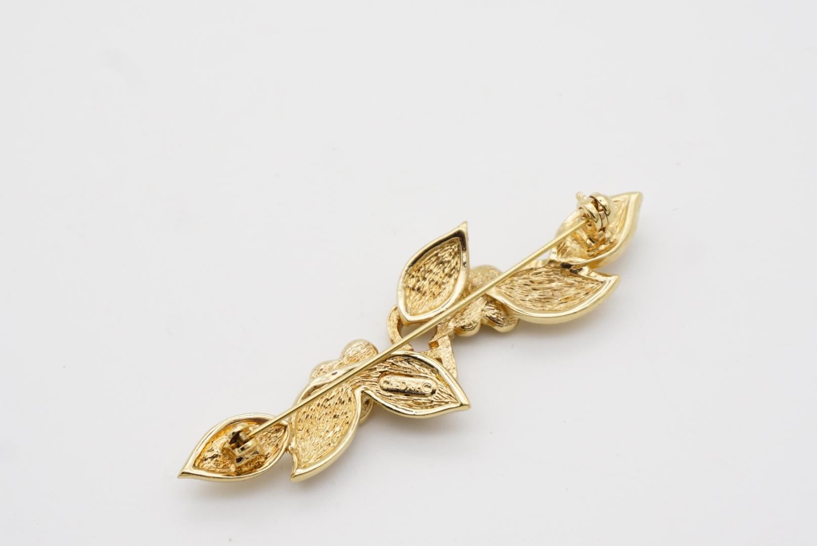 Christian Dior Vintage 1980 Logo CD Long Bar Flower Leaf Crystals Gold Brooch en vente 6