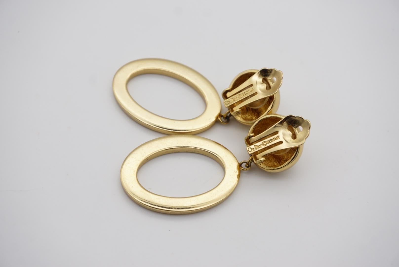 Christian Dior Vintage Años 80 Logo Ovalado Largo Pendientes de Clip con Caída en venta 6