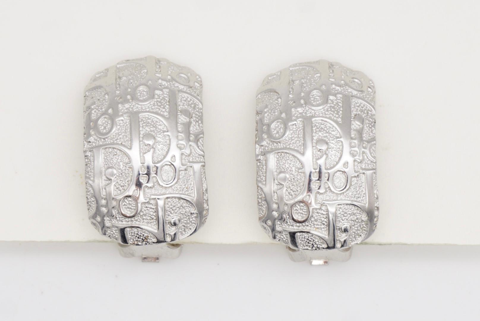 Christian Dior Vintage 1980s Logo Monogram Rechteck Kuppel Silber Clip Ohrringe im Angebot 5
