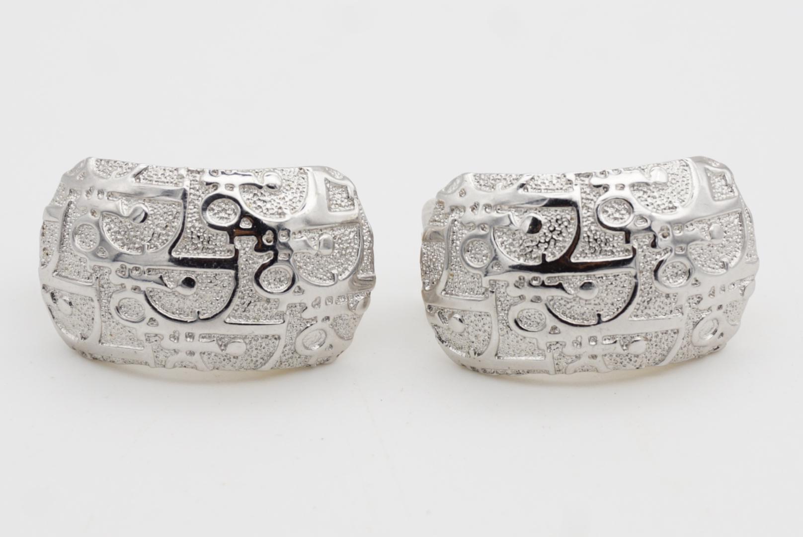 Christian Dior Vintage 1980s Logo Monogram Rechteck Kuppel Silber Clip Ohrringe im Angebot 11