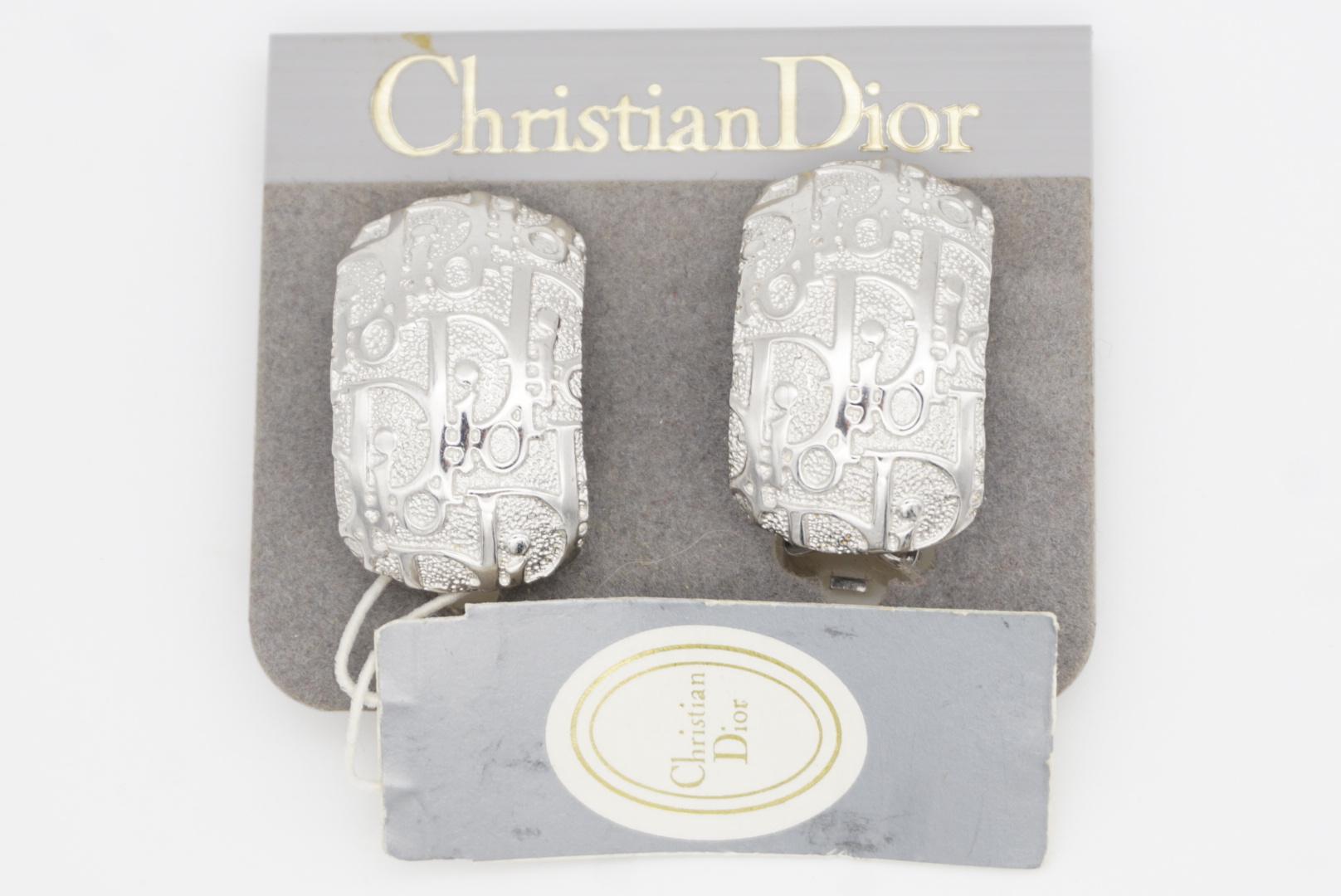 Christian Dior Vintage 1980s Logo Monogram Rechteck Kuppel Silber Clip Ohrringe im Angebot 4