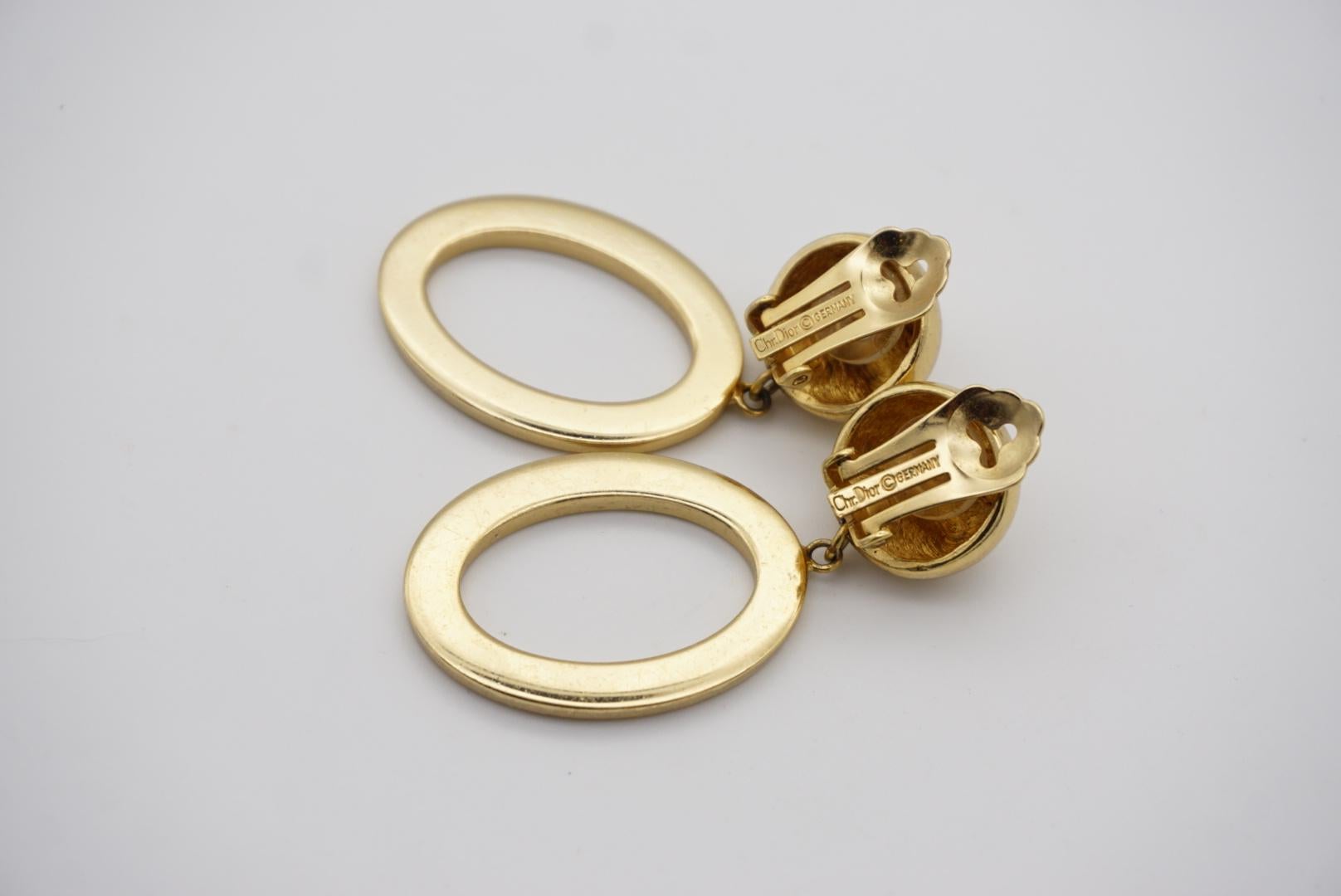 Christian Dior Vintage 1980s Long Oval Hoop Statement Gold Drop Clip Earrings In Excellent Condition For Sale In Wokingham, England