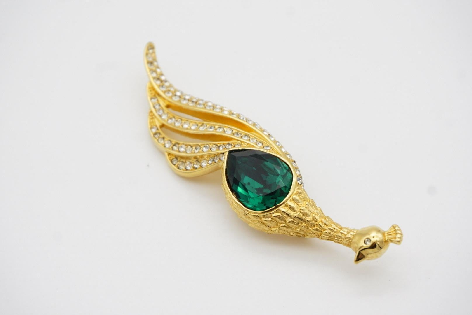 Christian Dior Vintage 1980s Long Vivid Peacock Emerald Crystal Openwork Brooch For Sale 7