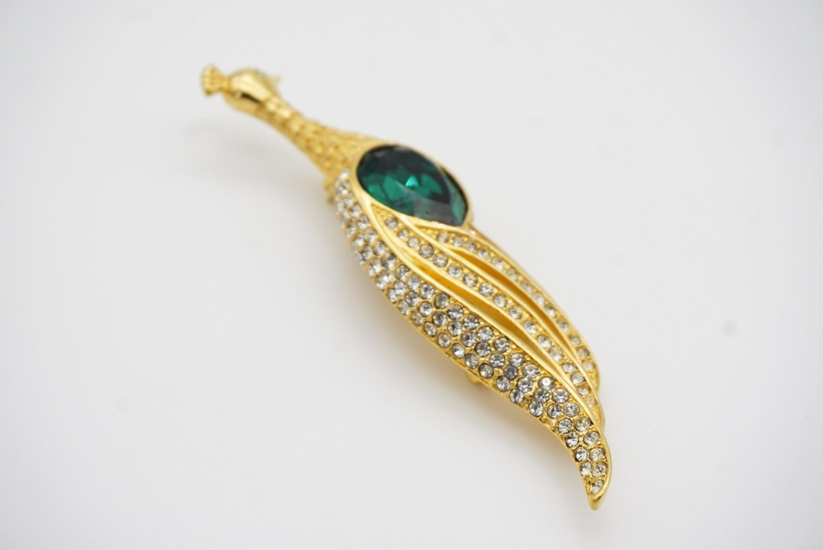 Christian Dior Vintage 1980s Long Vivid Peacock Emerald Crystal Openwork Brooch For Sale 8