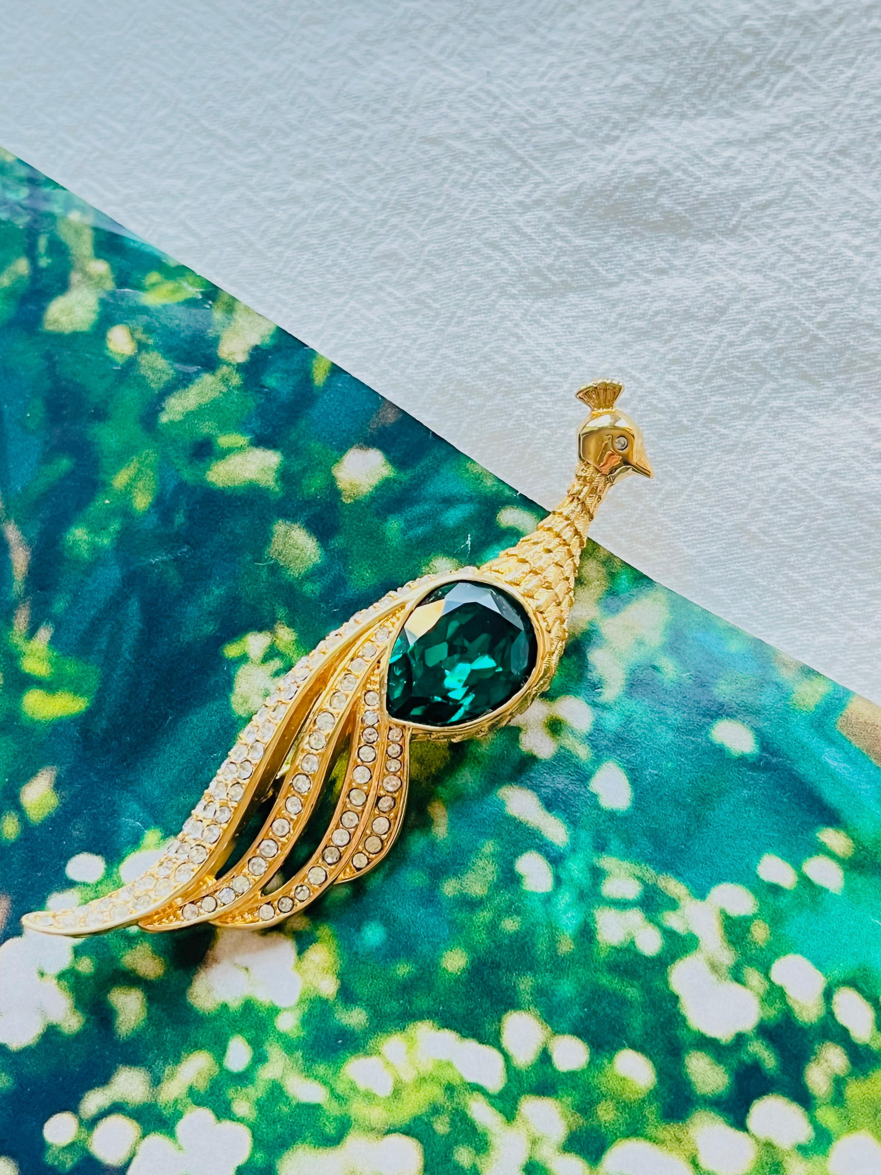 Christian Dior Vintage 1980s Large Long Vivid Peacock Emerald Water Drop Shining Crystals Openwork Brooch, Gold Plated

100% Genuine. Very excellent condition. Very new. Rare to find.

A unique piece. This is gold plated stylised brooch, dating to