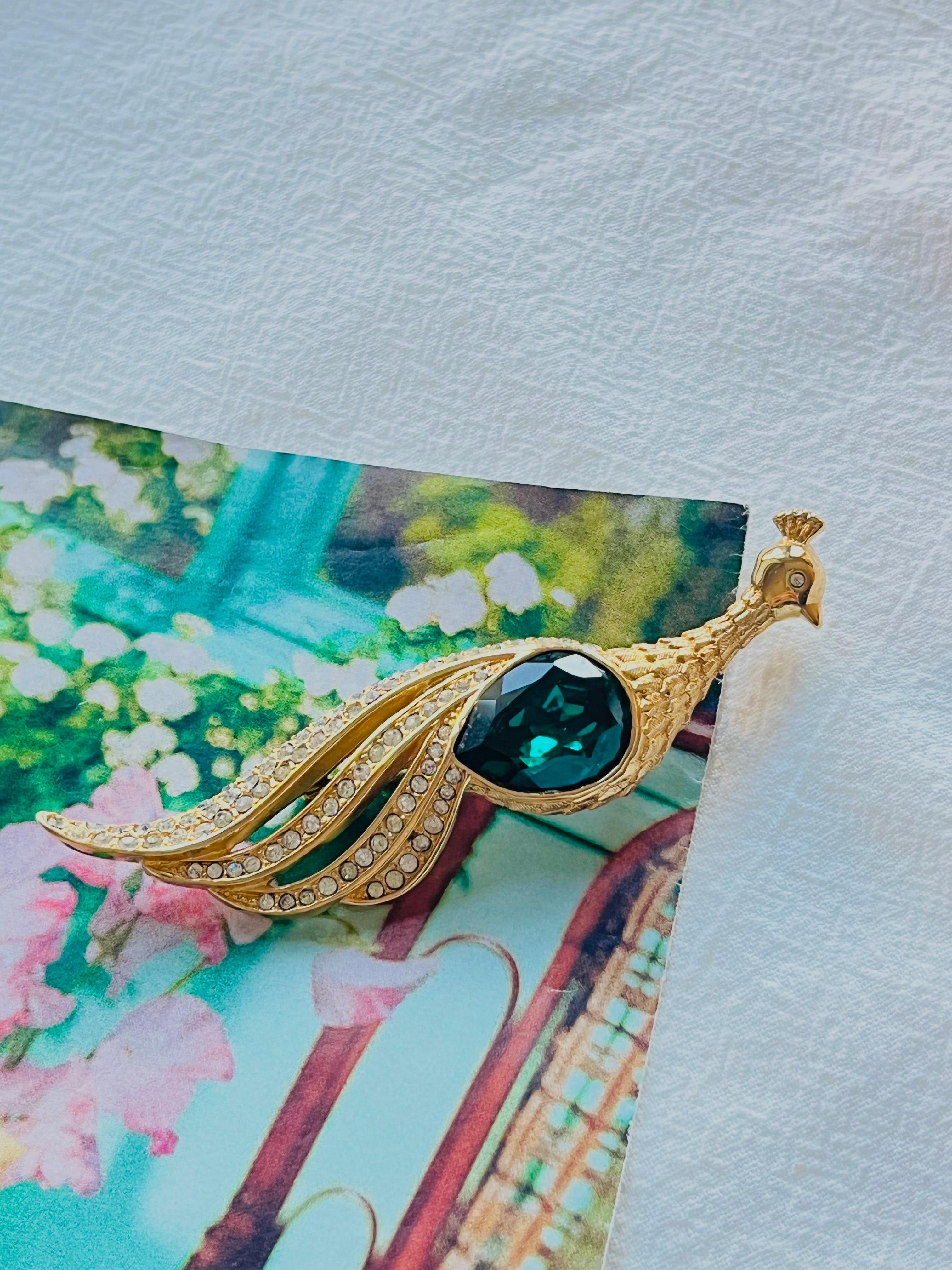 Women's or Men's Christian Dior Vintage 1980s Long Vivid Peacock Emerald Crystal Openwork Brooch For Sale