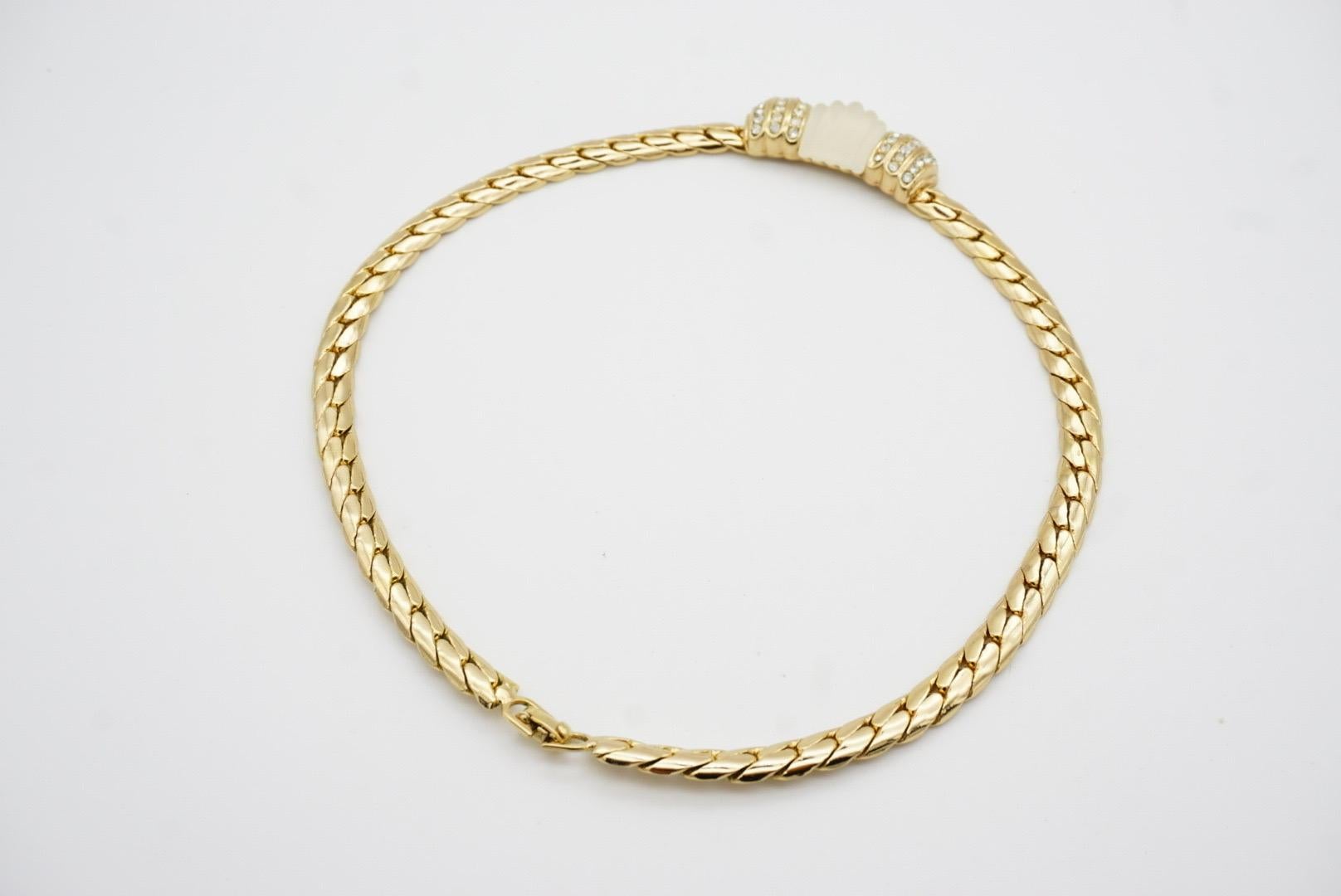 Christian Dior Vintage anni '80 Collana con cristalli cabochon di conchiglia opaca e gelata bianca in vendita 8