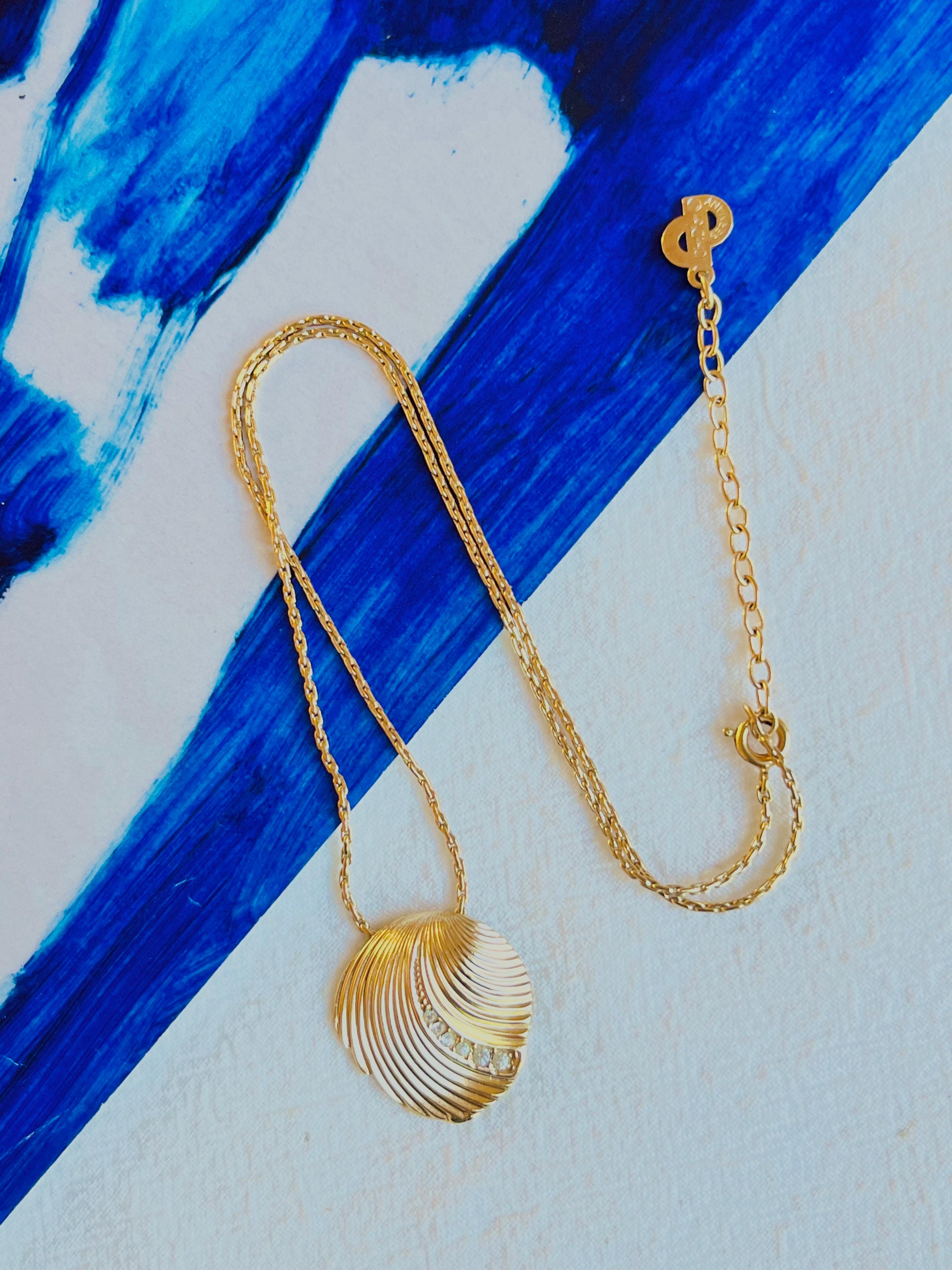 Belle Époque Christian Dior Vintage 1980s Modernist Shell Crystals Gold Pendant Necklace For Sale