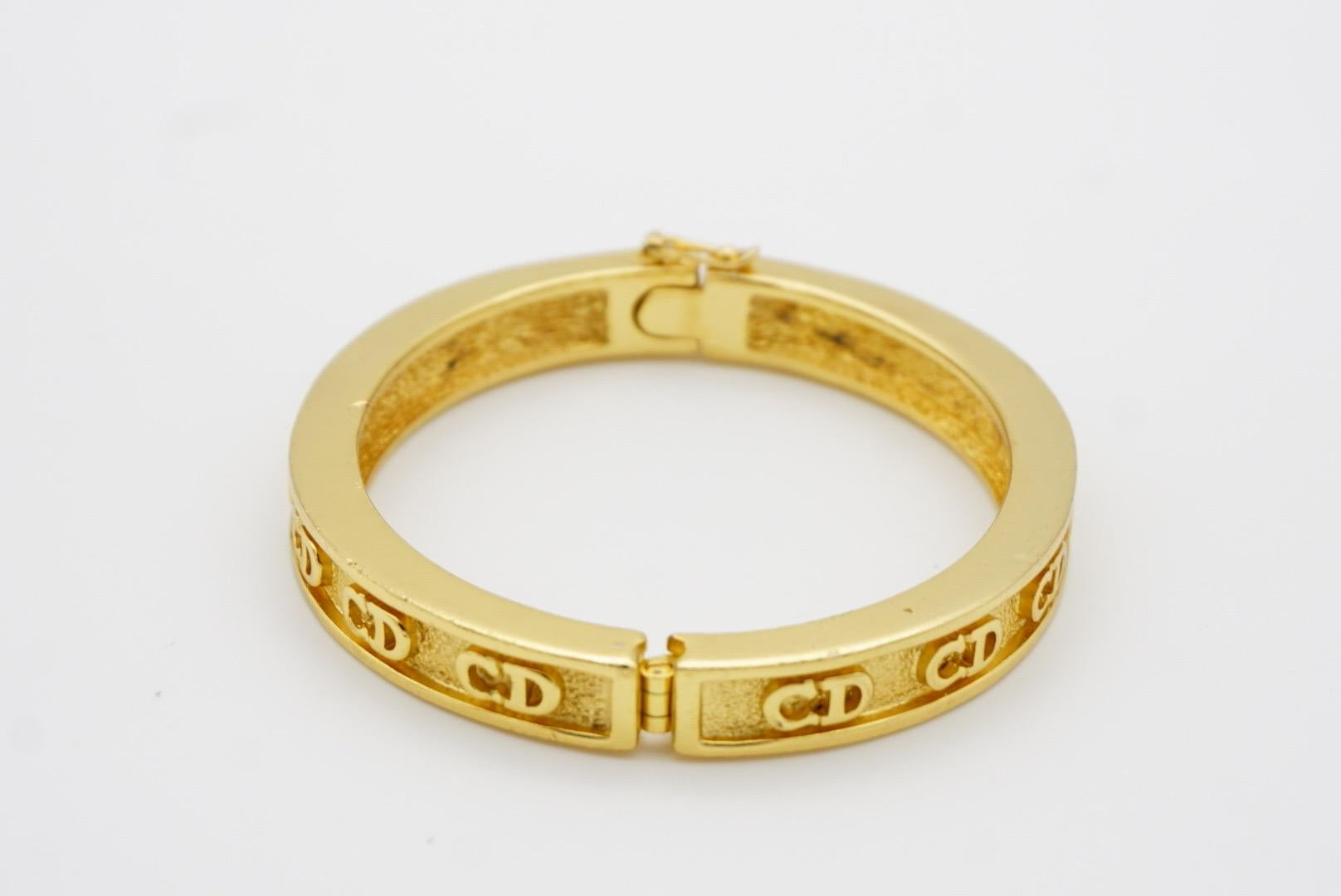 Christian Dior Vintage 1980s Monogramm Logo CD Classic Gold Manschette Armreif Armband im Angebot 7