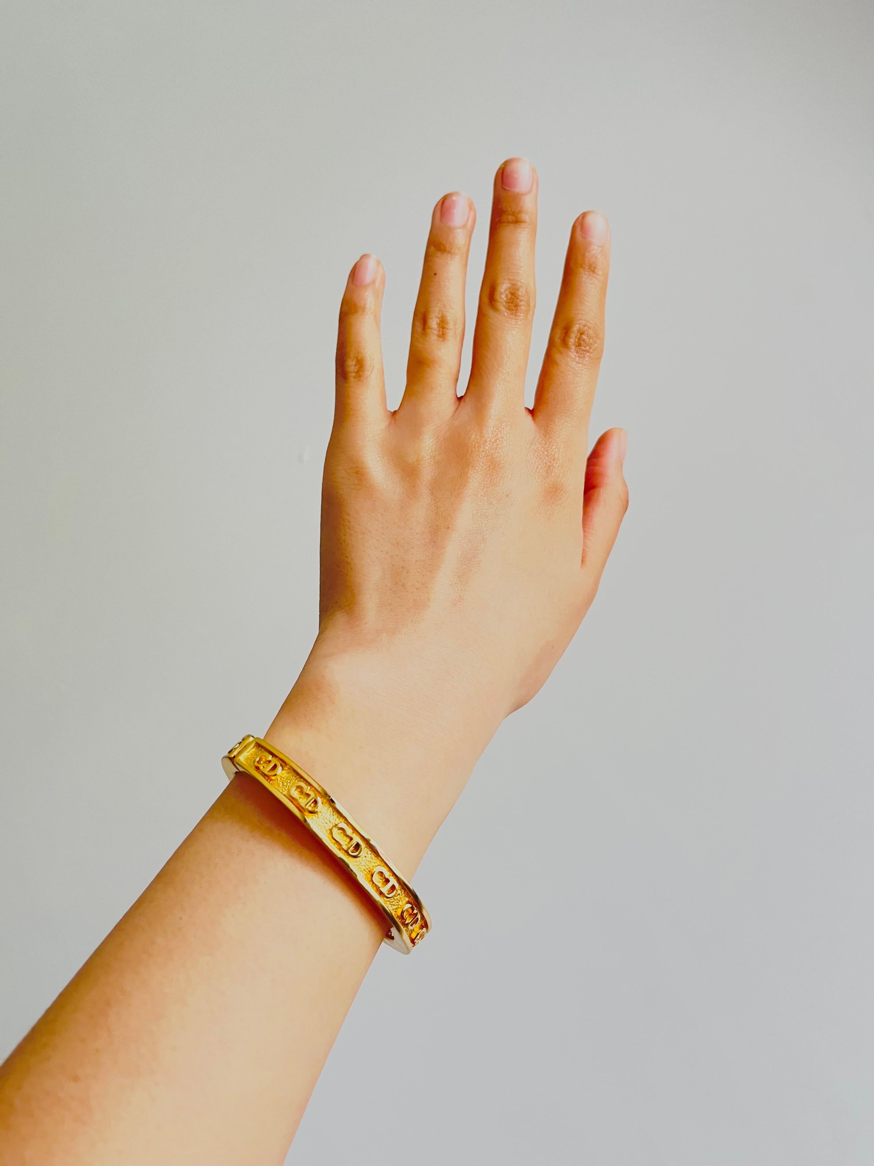 Christian Dior Vintage 1980s Monogram Logo CD Classic Gold Cuff Bangle Bracelet For Sale 4