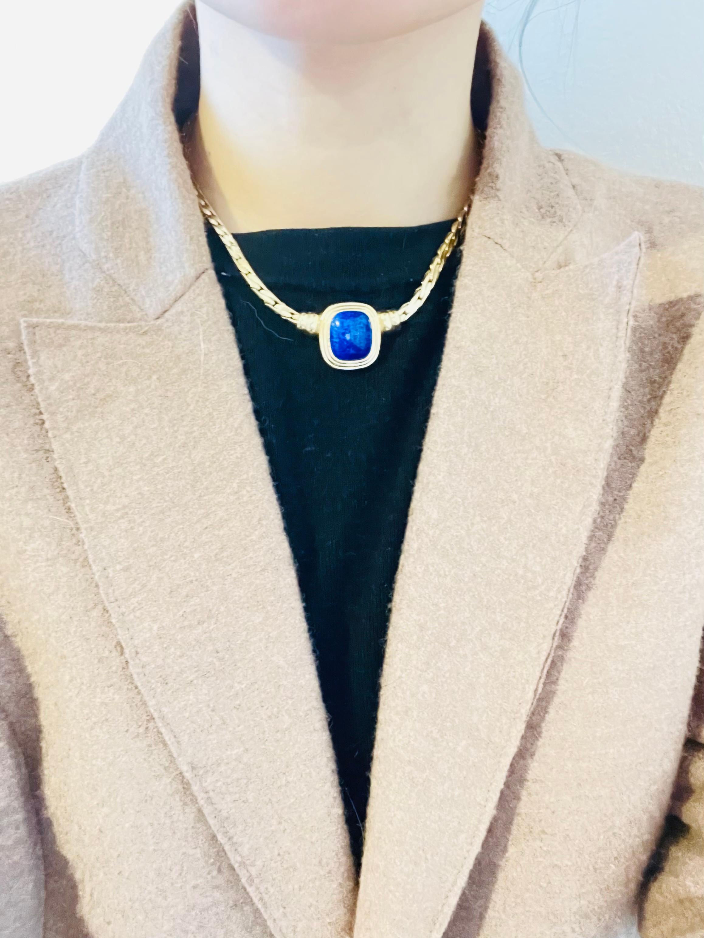 Christian Dior Vintage 1980s Navy Lapis Cabochon Rectangle Pendant Gold Necklace In Excellent Condition For Sale In Wokingham, England