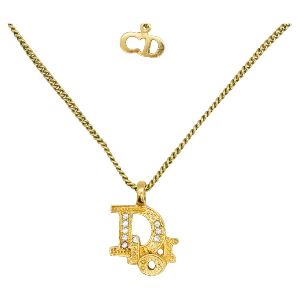 Does Dior make jewelry chains?