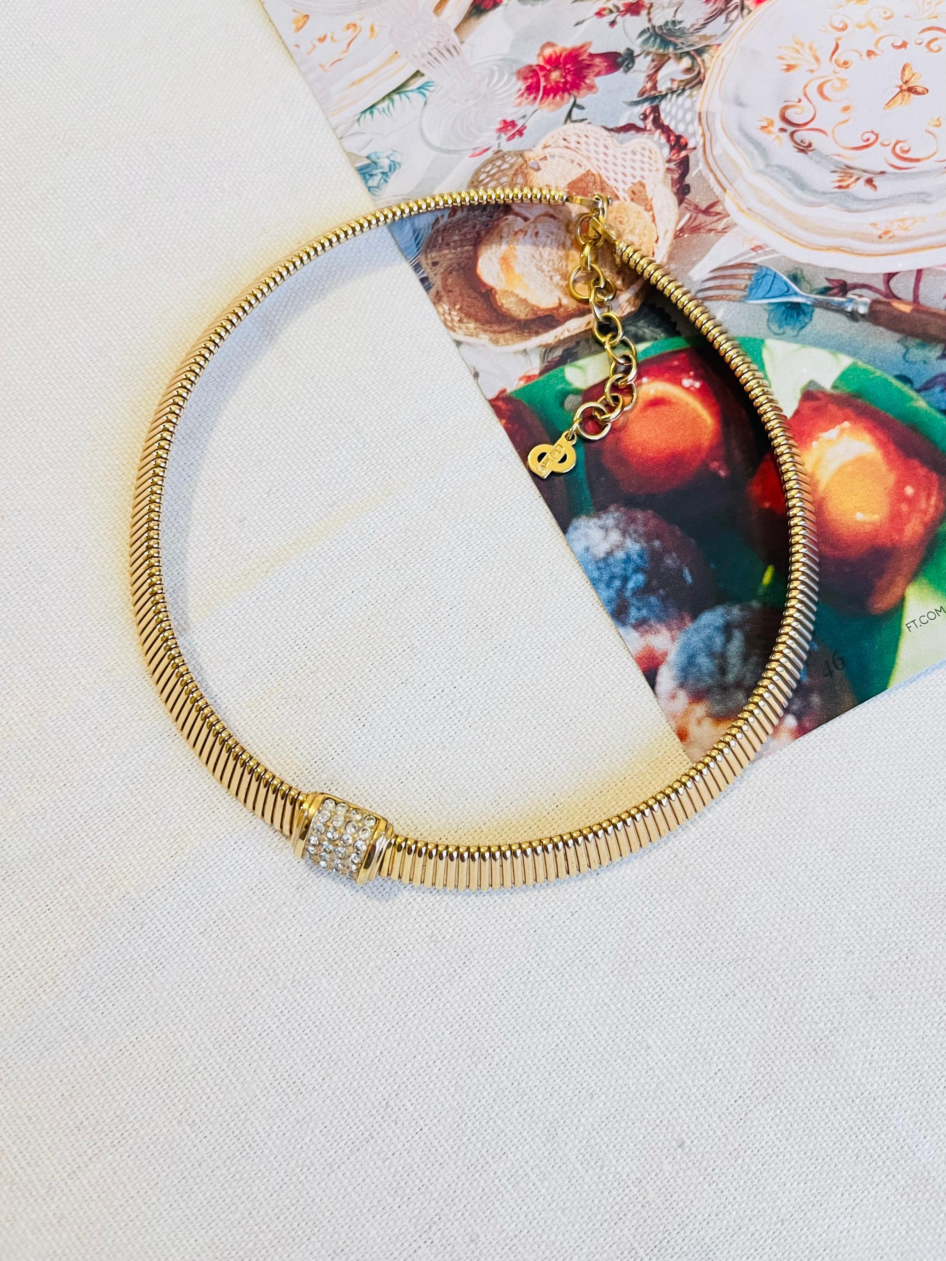 Christian Dior Vintage 1980s Omega Collar Shining Crystals Square Gold Necklace In Excellent Condition For Sale In Wokingham, England