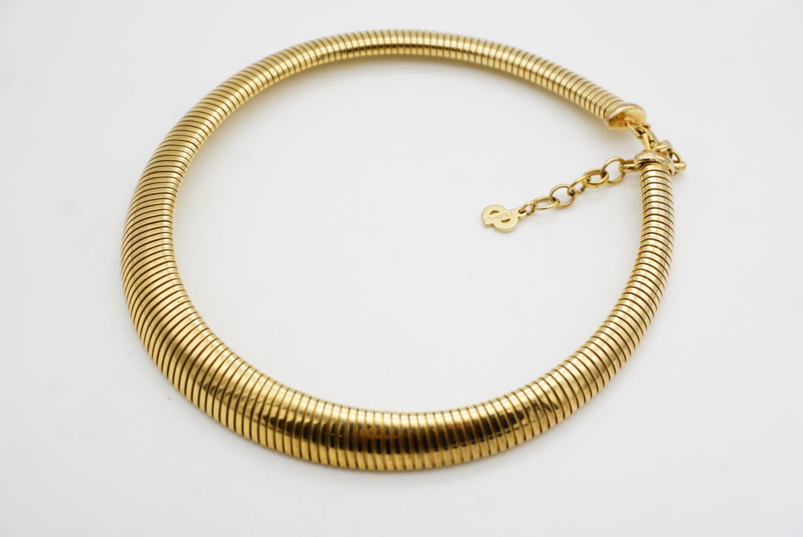 Christian Dior Vintage 1980s Omega Ribbed Adjustable Snake Choker Gold Necklace For Sale 5