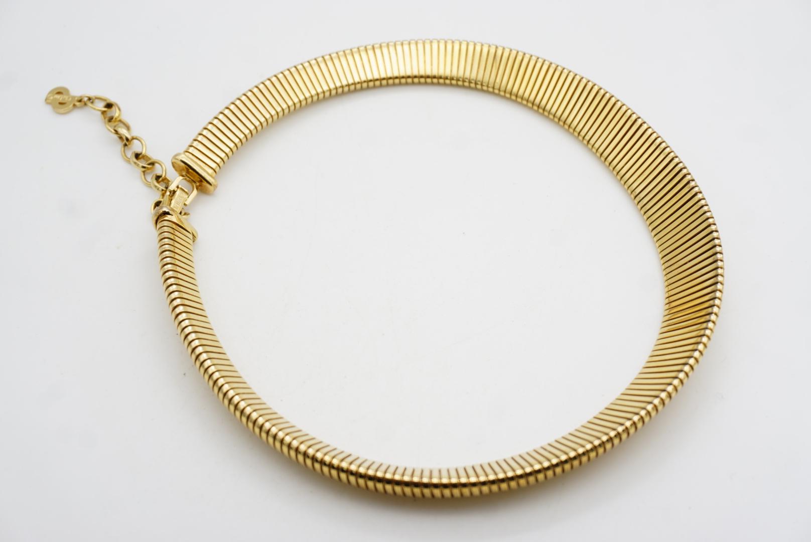 Christian Dior Vintage 1980s Omega Ribbed Adjustable Snake Choker Gold Necklace For Sale 9