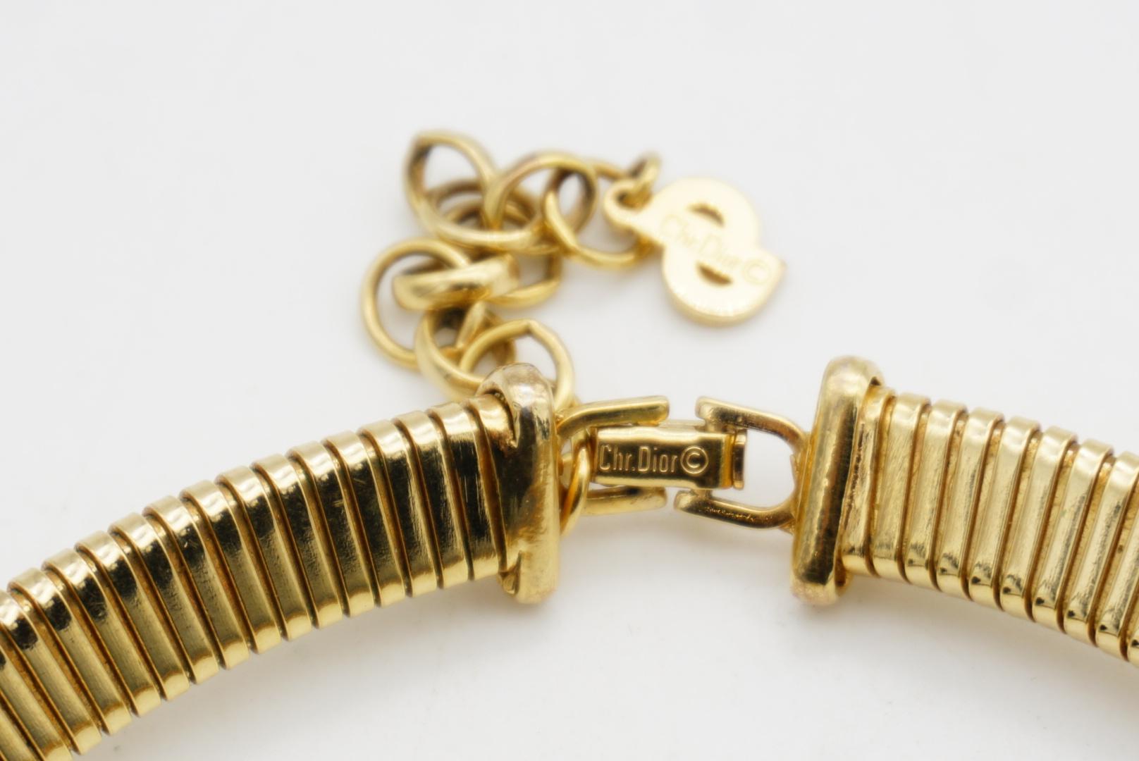 Christian Dior Vintage 1980s Omega Ribbed Adjustable Snake Choker Gold Necklace For Sale 10