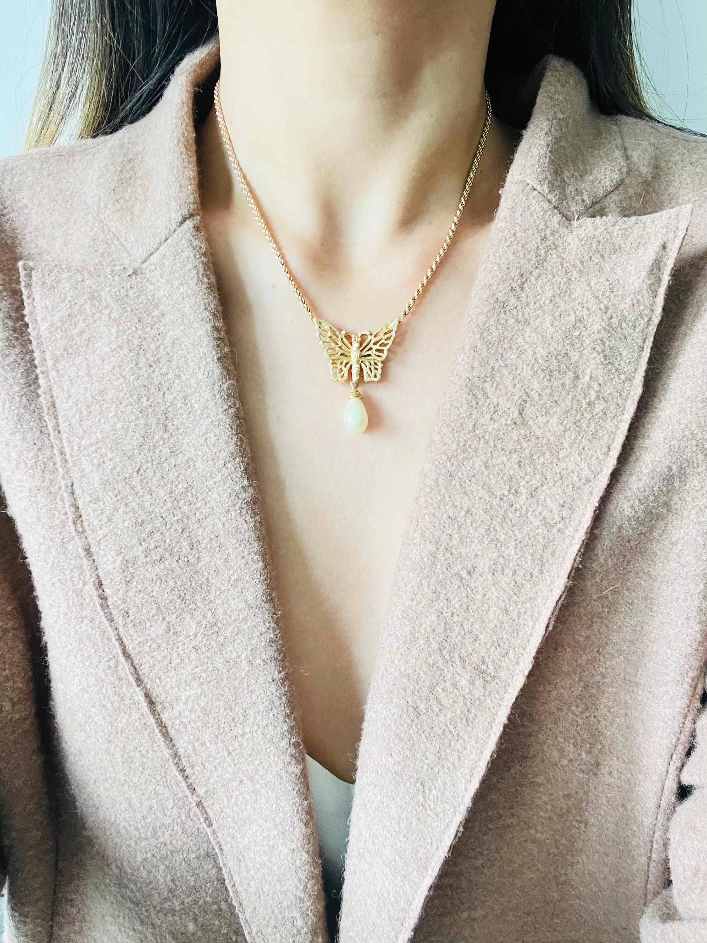 Christian Dior Vintage 1980s Openwork Butterfly White Water Drop Pearl Necklace For Sale 4