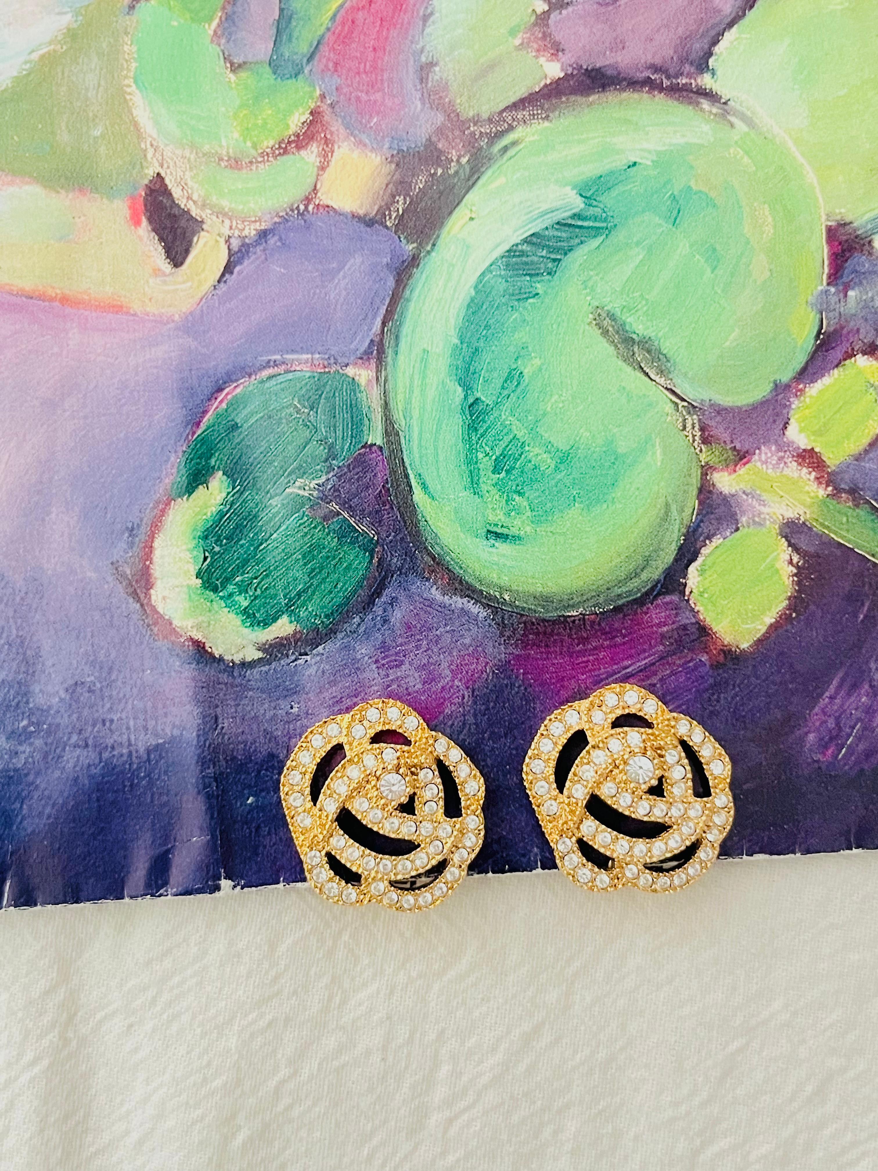 Christian Dior Vintage 1980s Openwork Rose Camellia Crystals Gold Clip Earrings In Excellent Condition For Sale In Wokingham, England