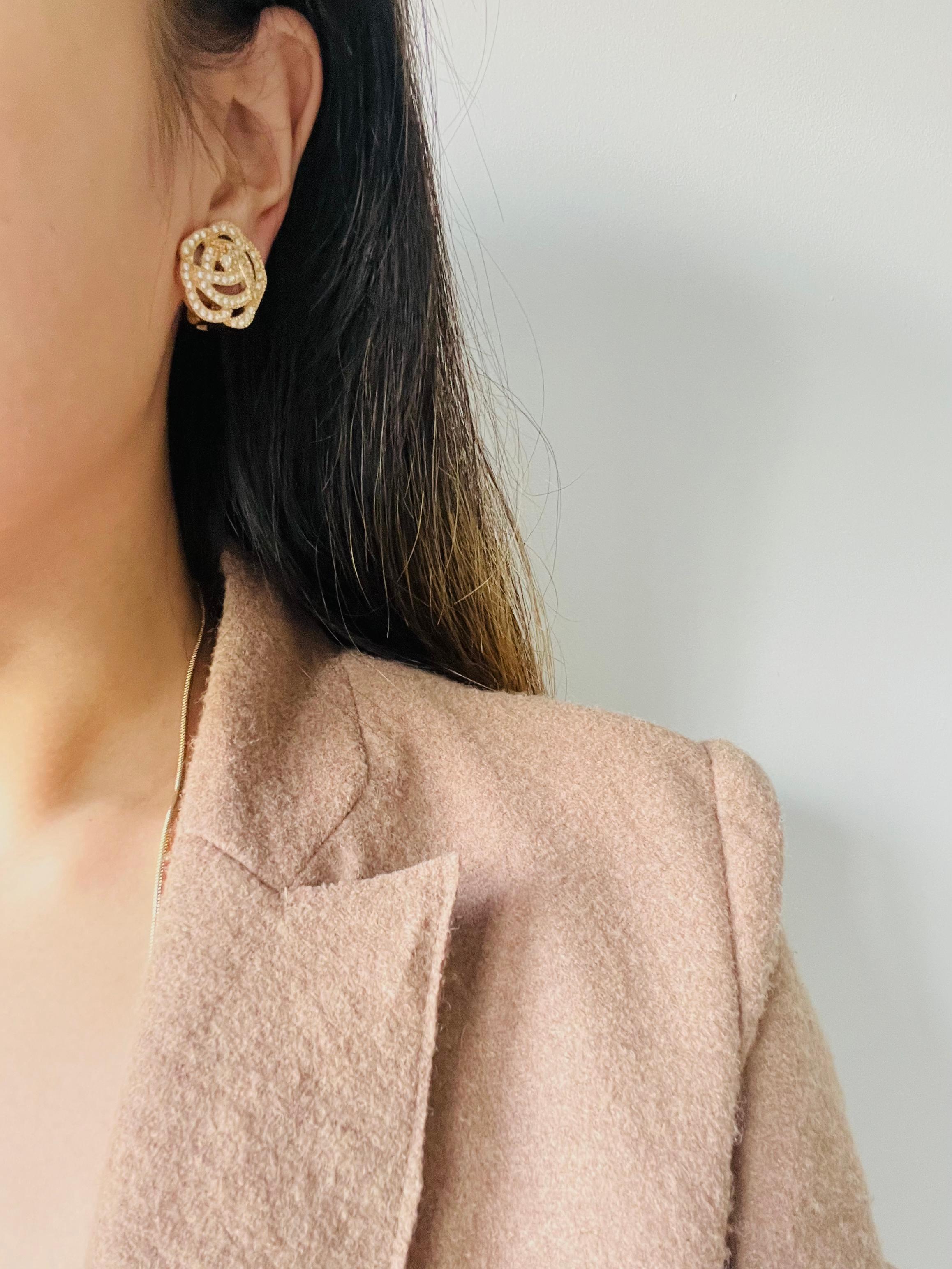 Christian Dior Vintage 1980s Openwork Rose Camellia Crystals Gold Clip Earrings For Sale 1