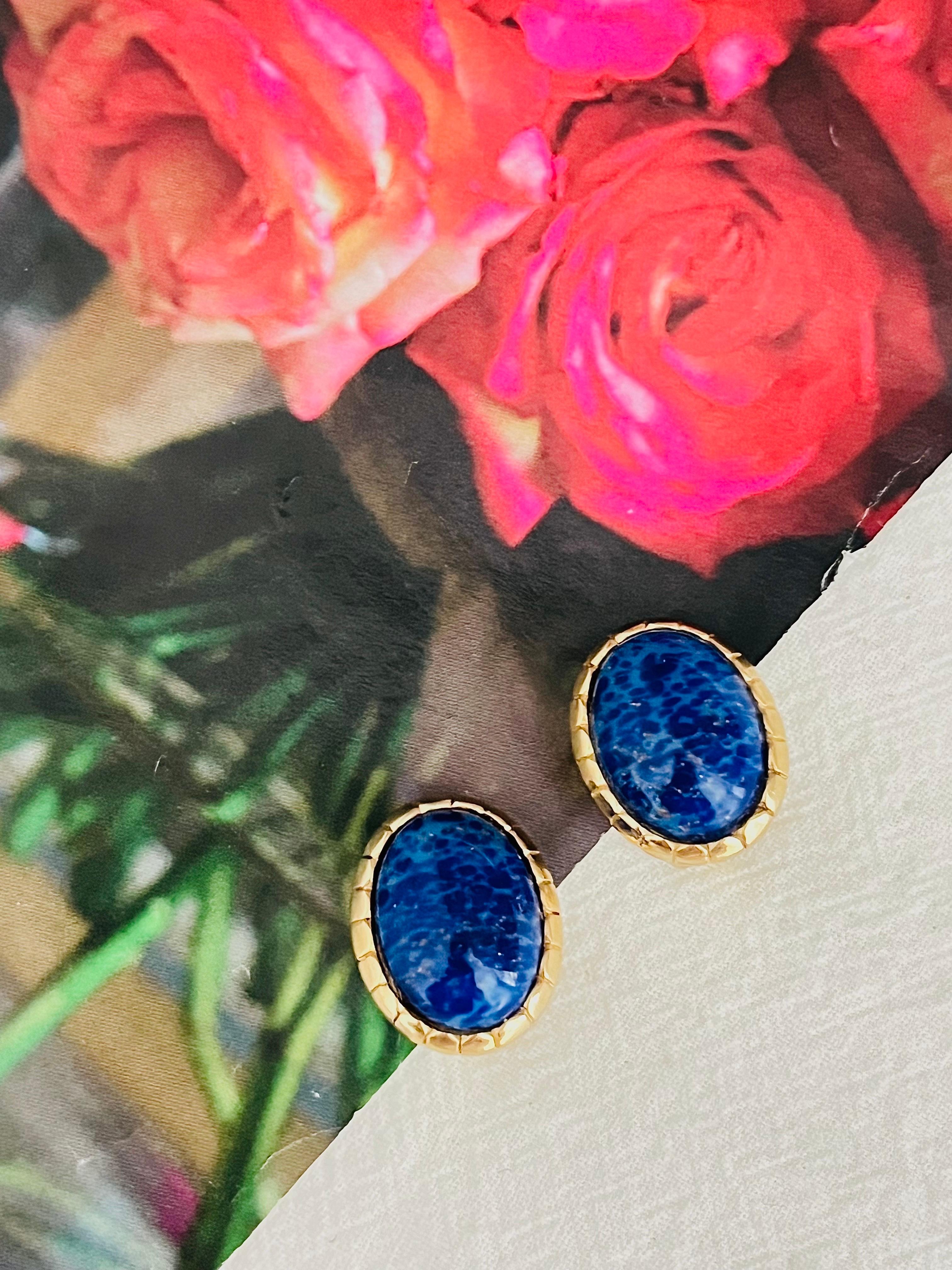 Christian Dior Vintage 1980s Oval Lapis Navy Blue Cabochon Foil Clip Earrings In Good Condition In Wokingham, England