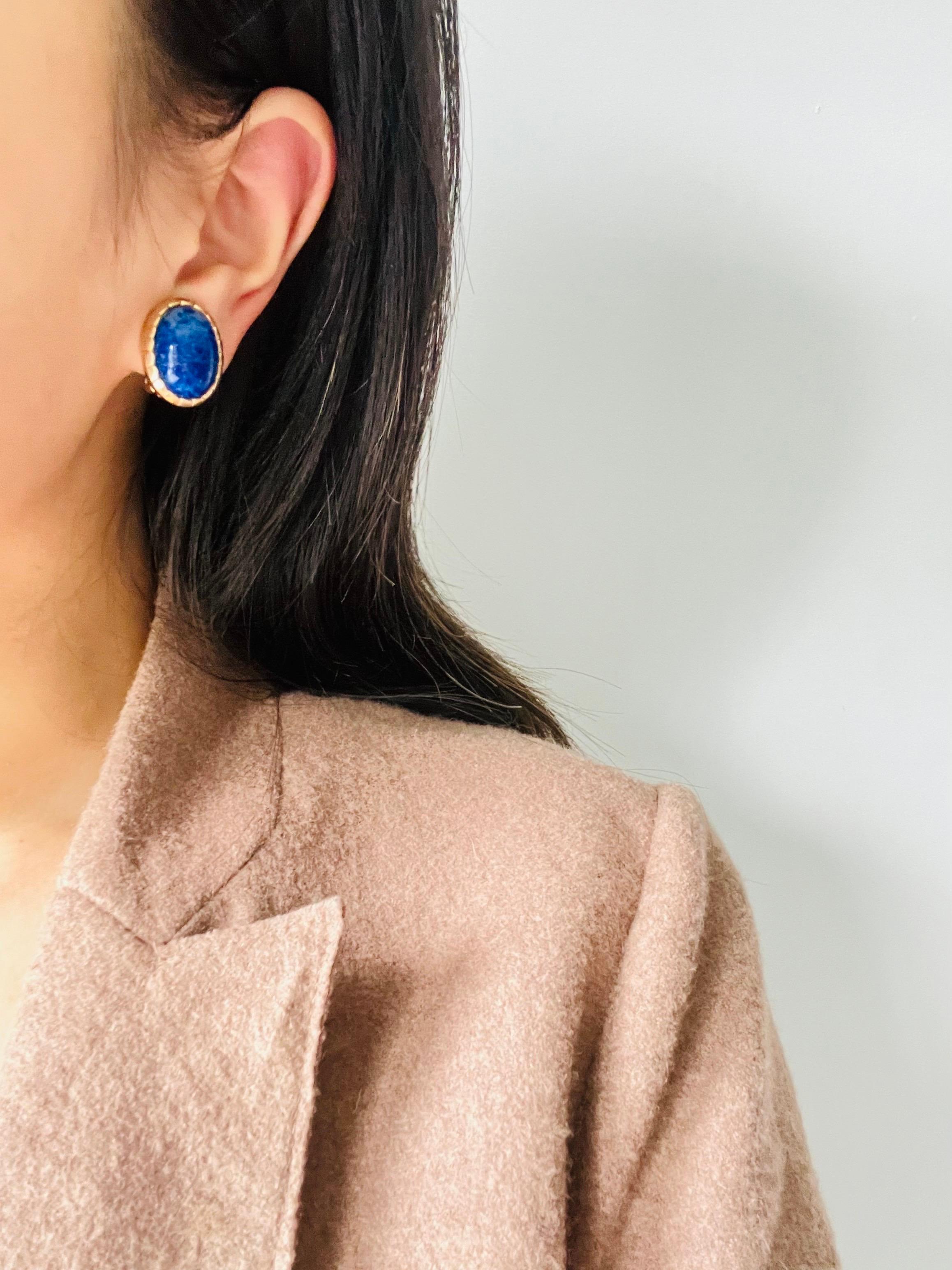 Christian Dior Vintage 1980s Oval Lapis Navy Blue Cabochon Foil Clip Earrings For Sale 2