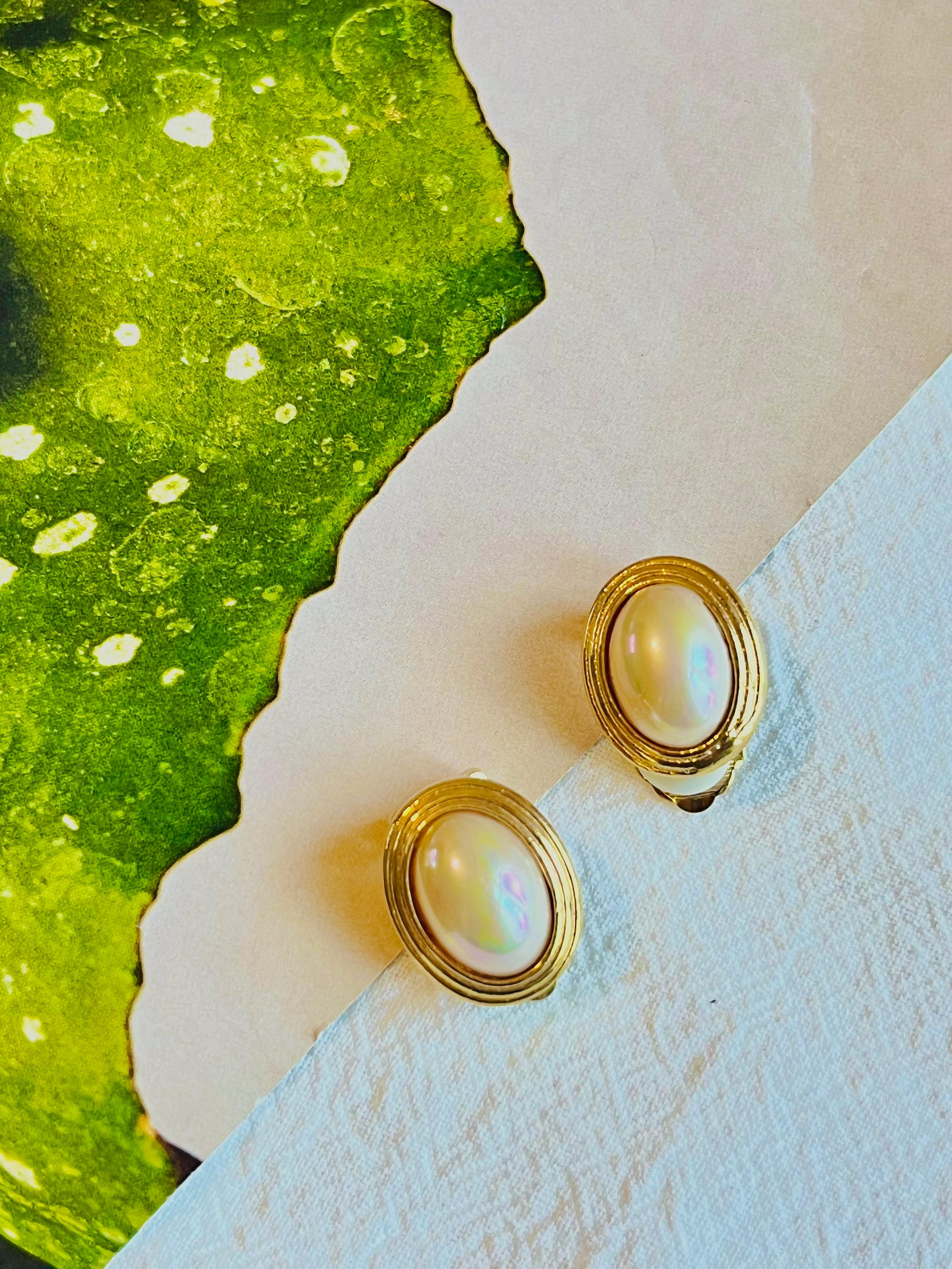Christian Dior Vintage 1980s Oval Large White Pearl Retro Elegant Clip Earrings In Good Condition For Sale In Wokingham, England
