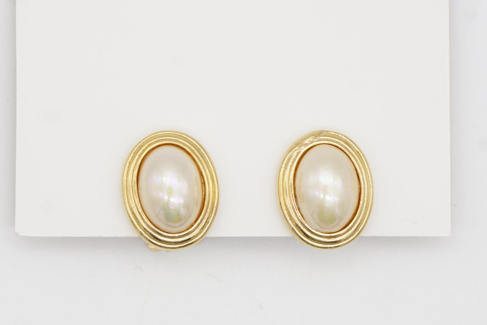 Christian Dior Vintage 1980s Oval Large White Pearl Retro Elegant Clip Earrings For Sale 3