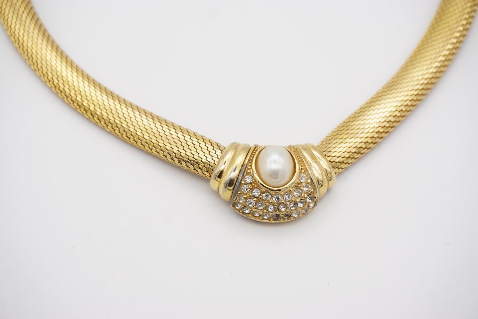 Christian Dior Vintage anni '80 Collana ovale con perle, cristalli e bottoni di serpente Omega in vendita 10