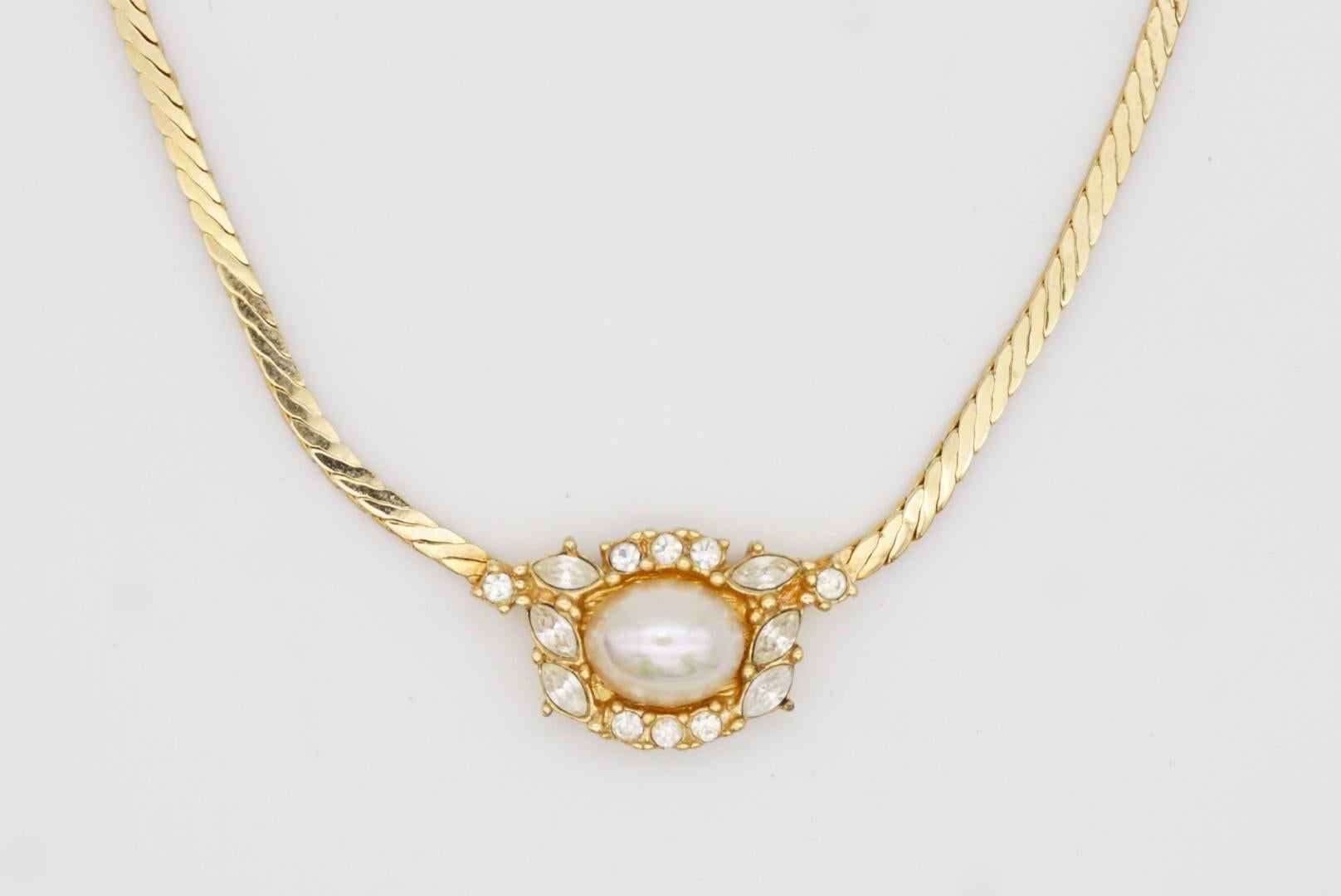 Christian Dior Vintage 1980er Jahre Oval Perle Blume Kristalle Gold Anhänger Halskette im Angebot 4