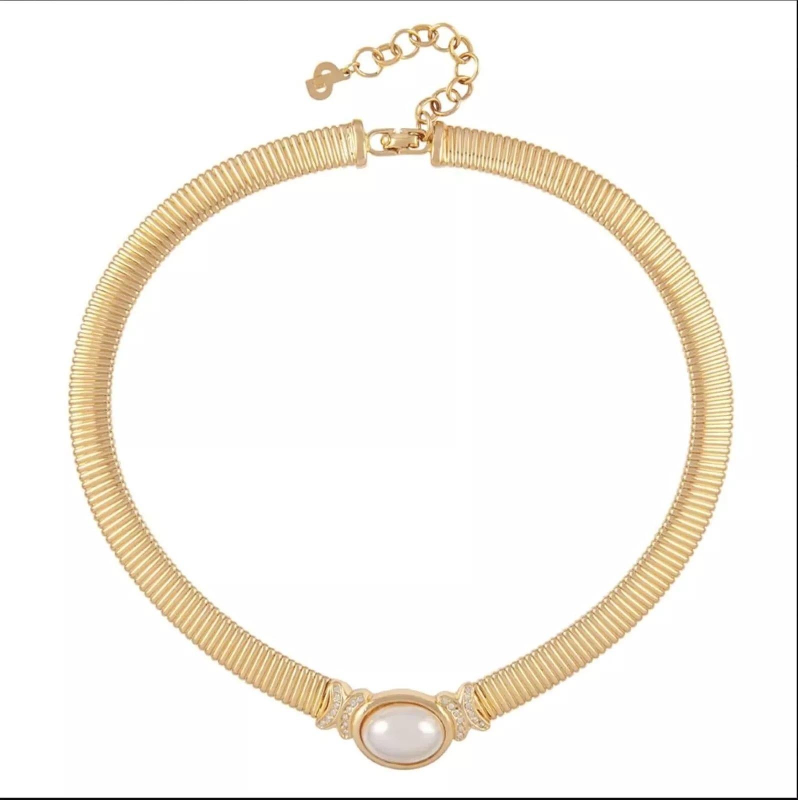Christian Dior Vintage 1980s Oval White Pearl Crystals Omega Collar Necklace For Sale 6