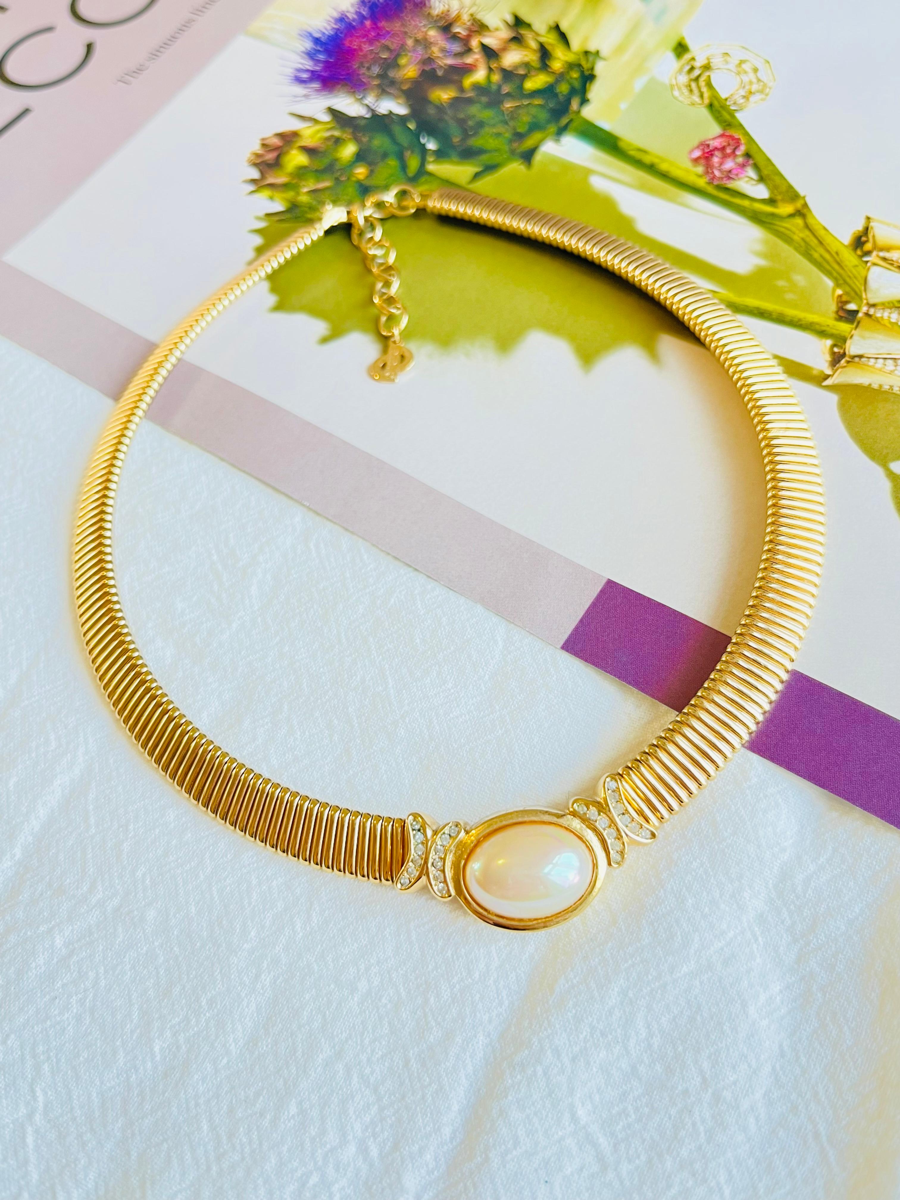 Art Deco Christian Dior Vintage 1980s Oval White Pearl Crystals Omega Collar Necklace For Sale