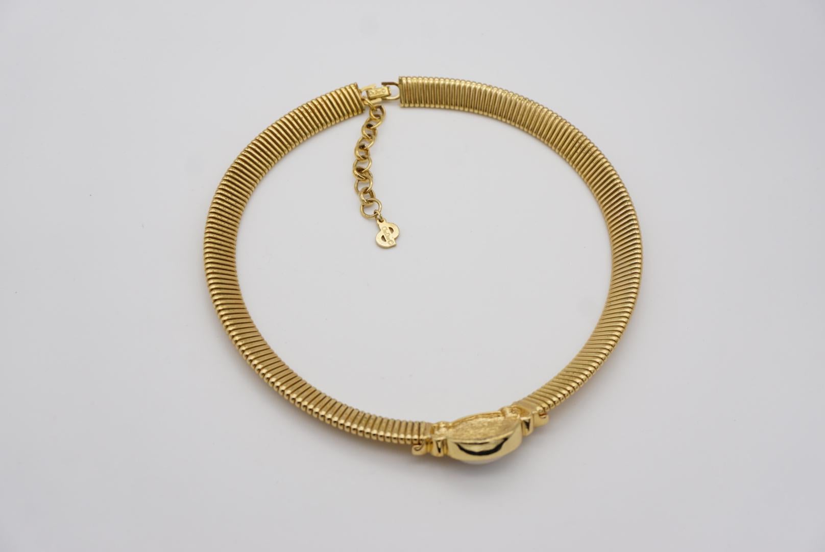 Christian Dior Vintage 1980s Oval White Pearl Crystals Omega Collar Necklace For Sale 4