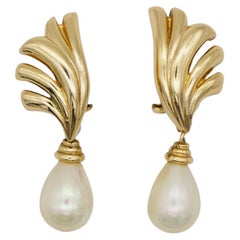 Christian Dior Vintage 1980er Jahre Perle Wassertropfen-Ohrclips mit Fächerschale aus Gold