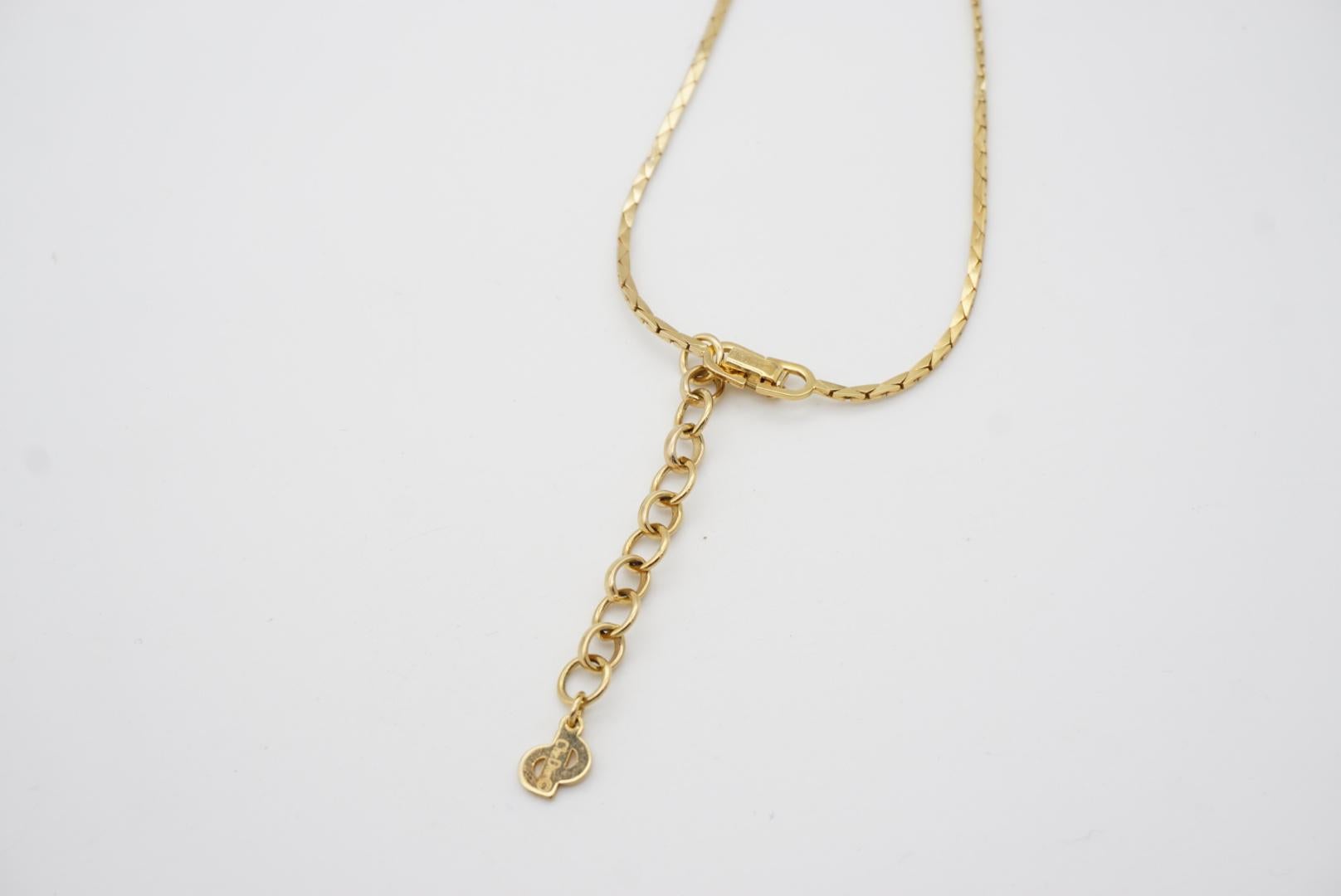 Christian Dior Vintage 1980s Pentagon Triangle White Pendant Crystals Necklace For Sale 7