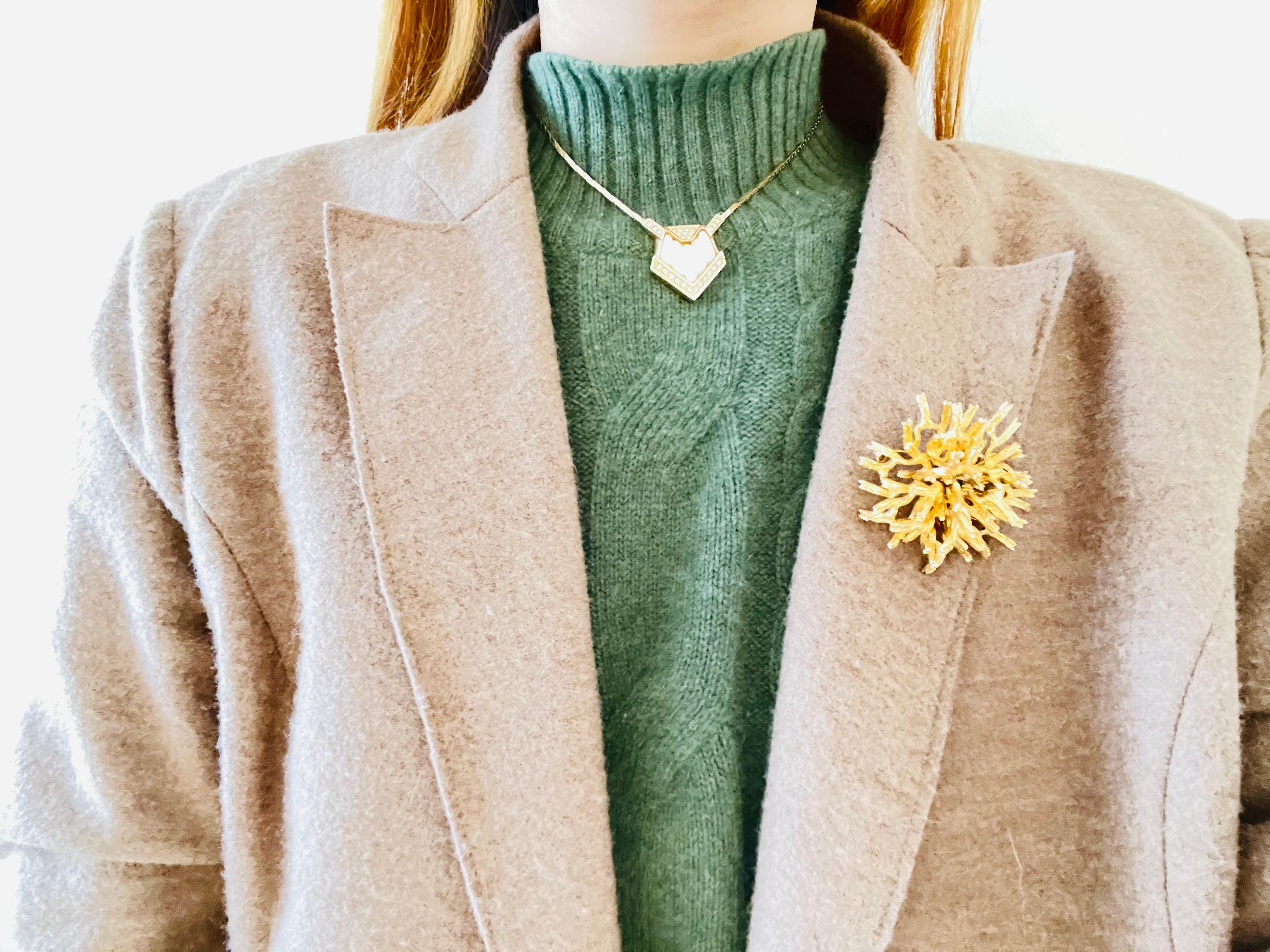 Christian Dior Vintage 1980s Pentagon Triangle White Pendant Crystals Necklace For Sale 2