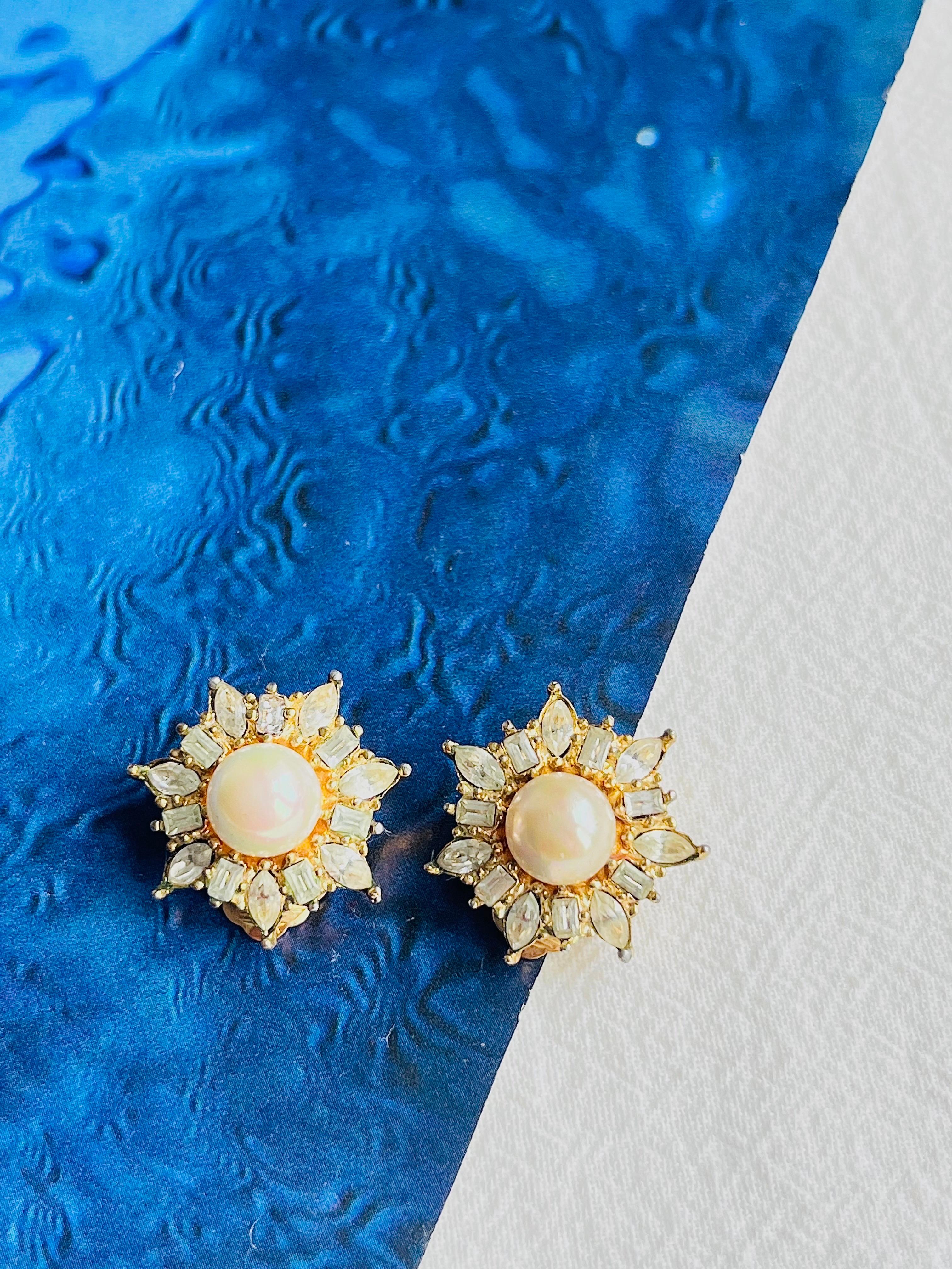 Boucles d'oreilles Christian Dior Vintage 1980 Radiant Flower Snowflake Pearl Crystals Unisexe en vente