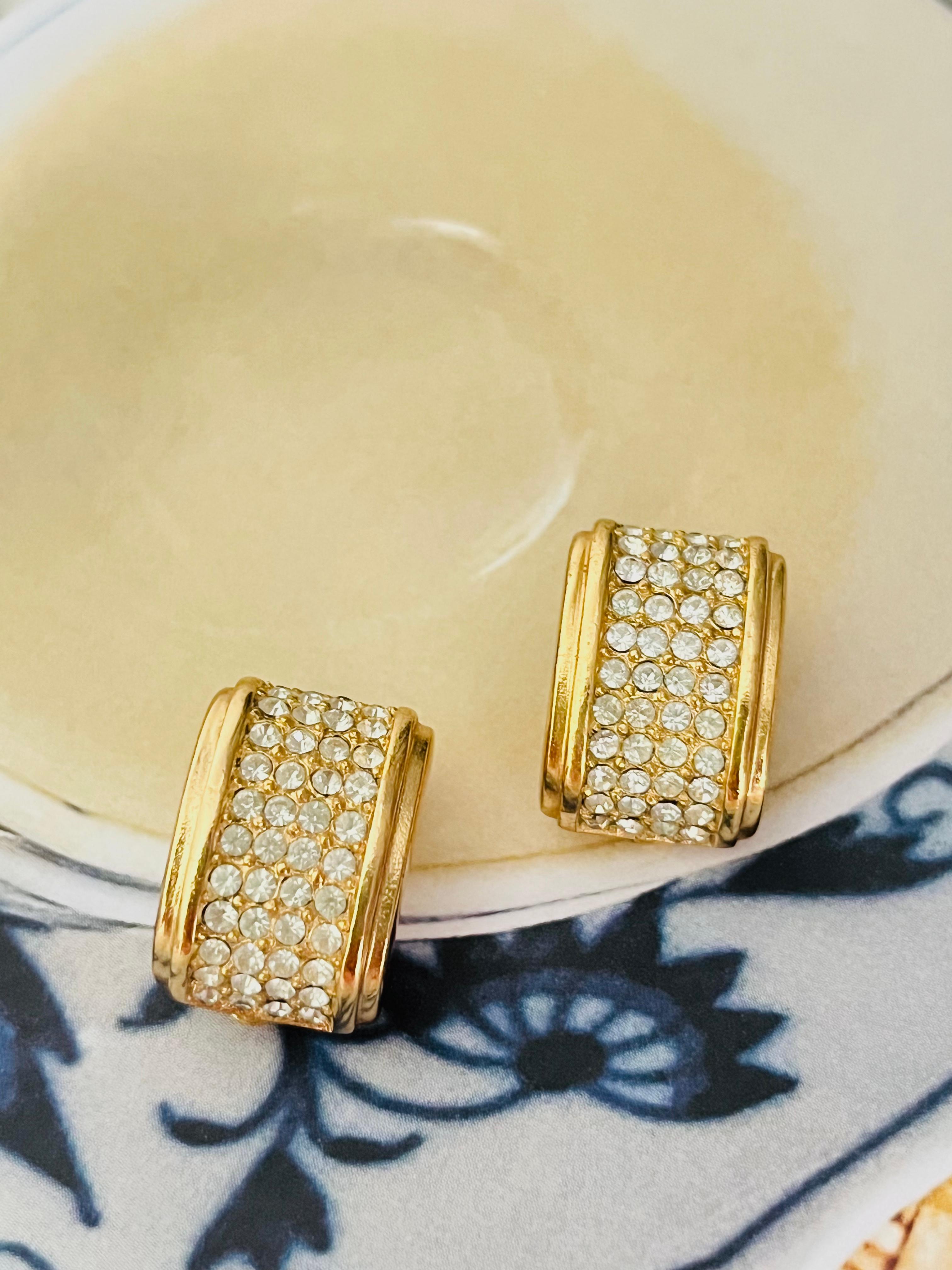 Christian Dior Vintage 1980s Rechteck Ganzkristalle Kuppel Gold Clip Ohrringe (Art déco) im Angebot