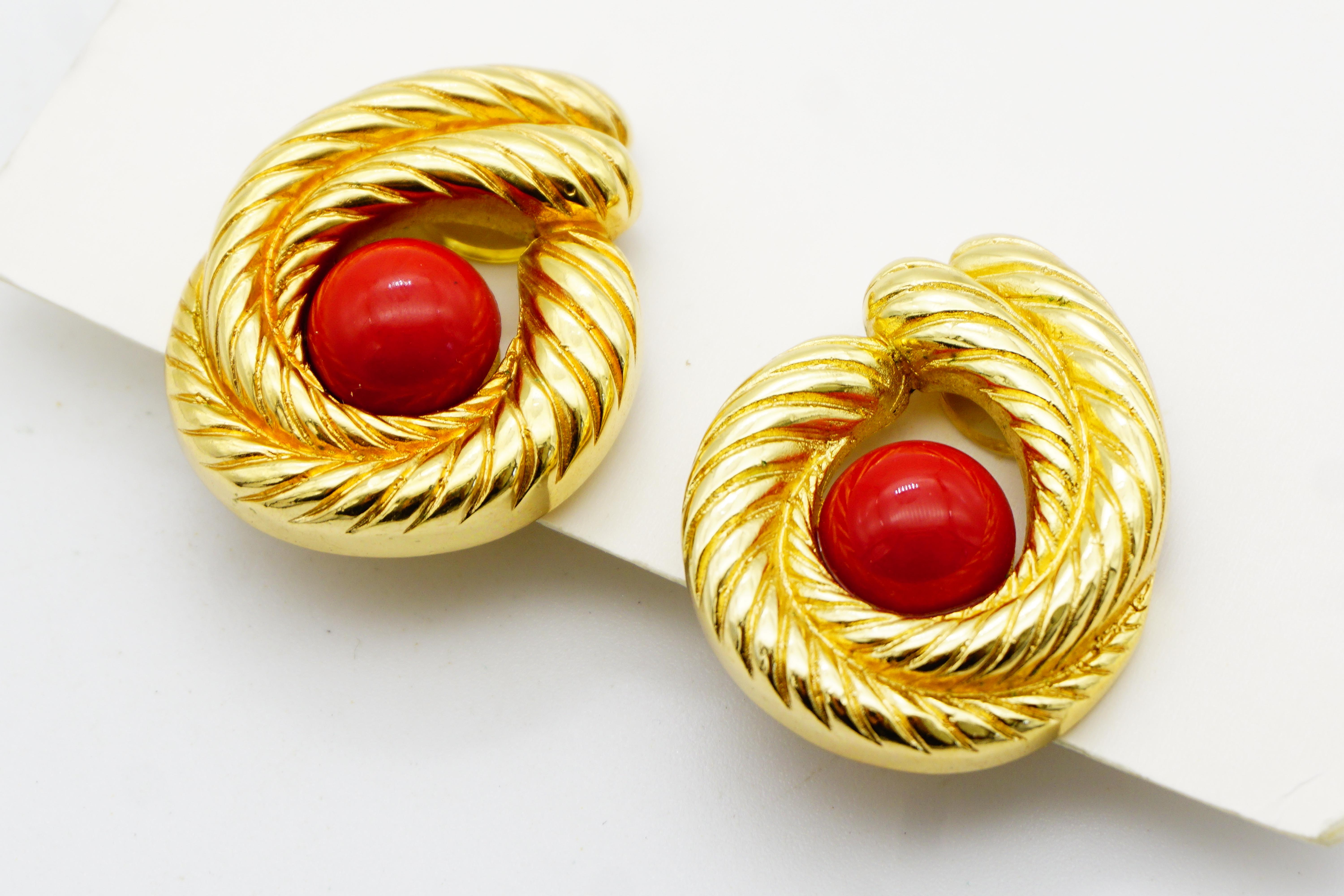 Christian Dior Vintage 1980s Rot Cabochon Double Swirl Twist Rope Clip Ohrringe im Angebot 3