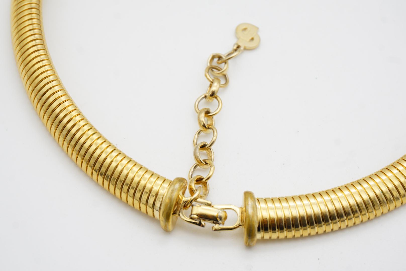 Christian Dior Vintage 1980s Ribbed Adjustable Omega Snake Choker Gold Necklace For Sale 8